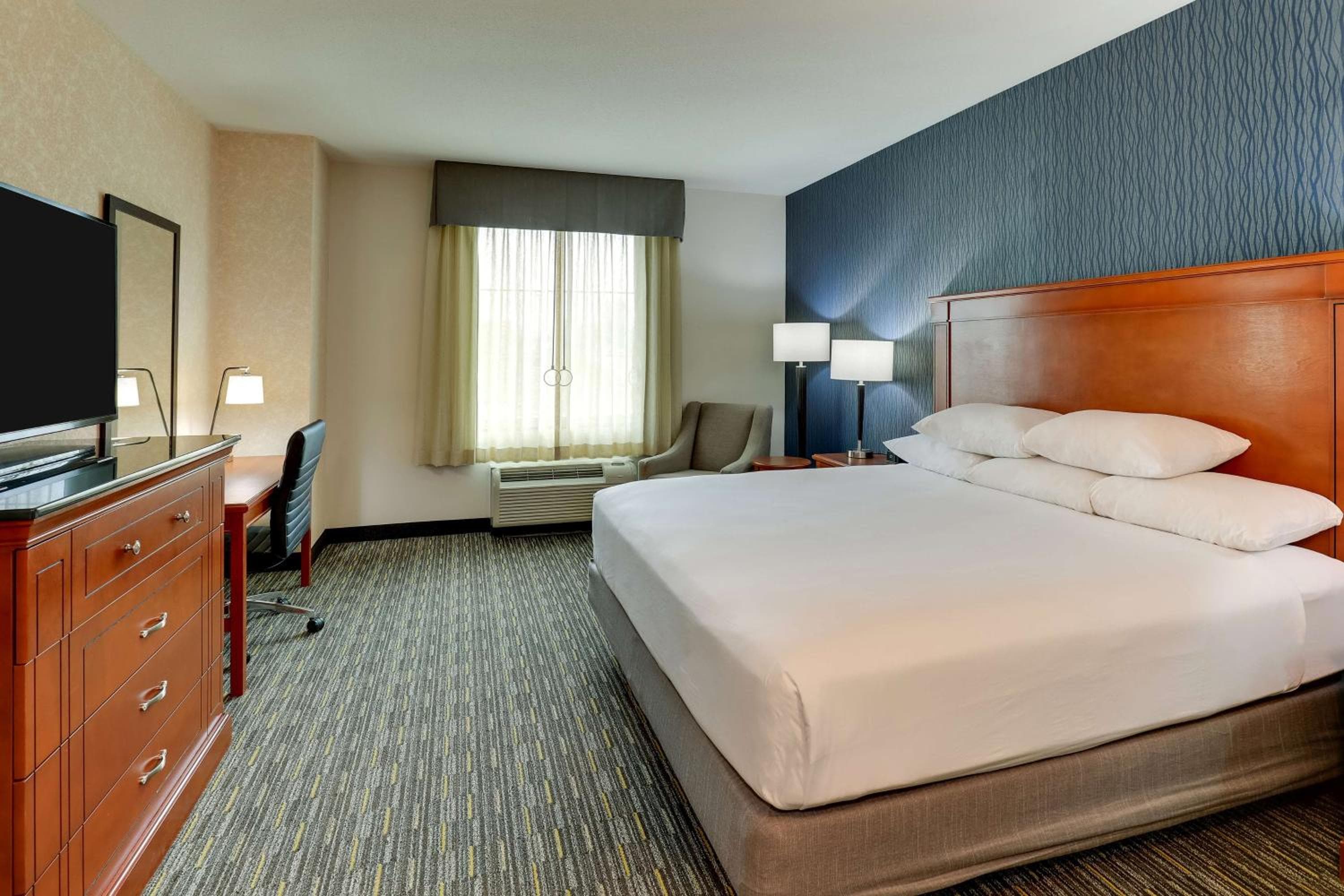 Drury Inn & Suites St. Louis Arnold