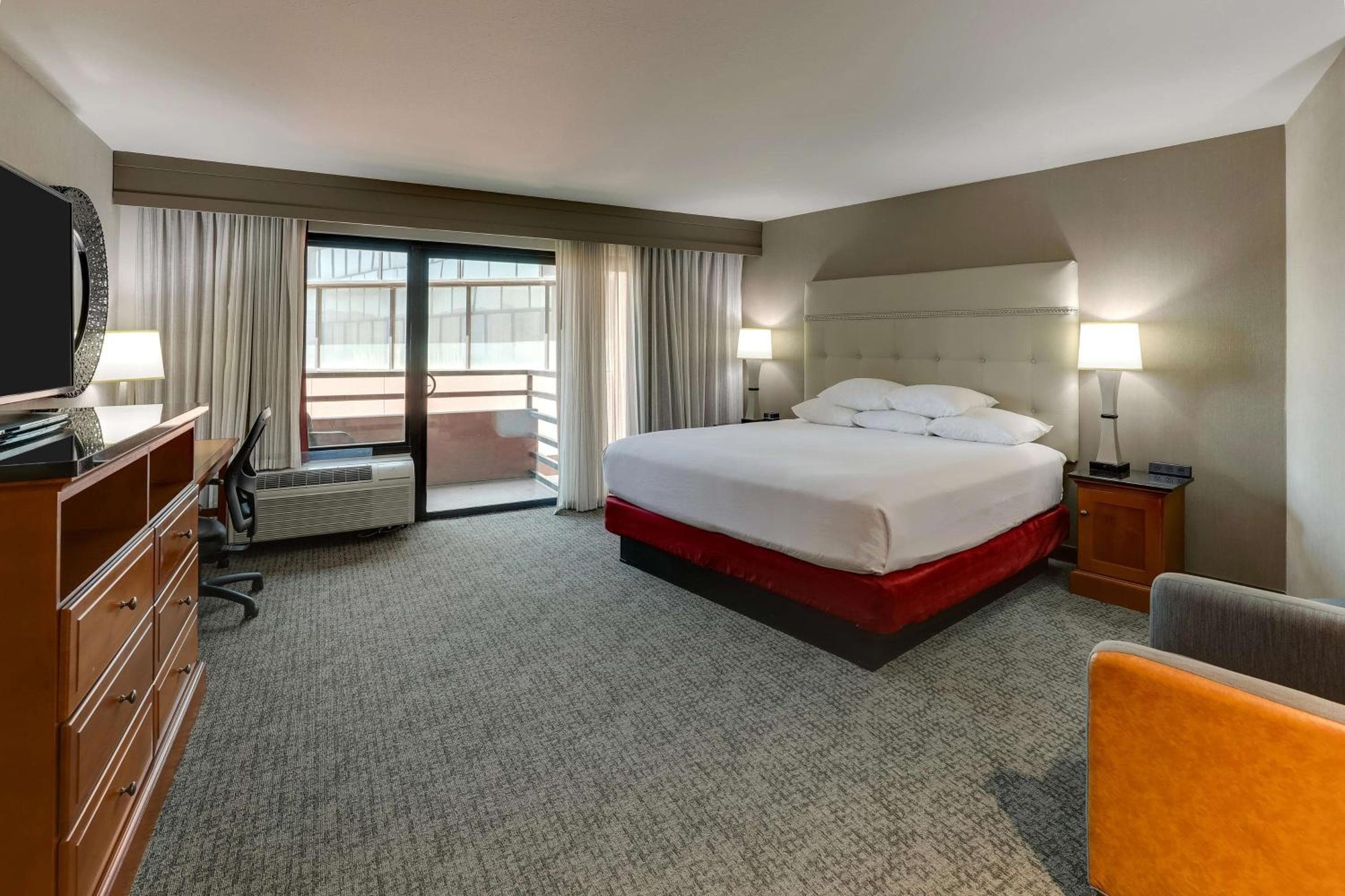 Drury Inn & Suites Phoenix Airport