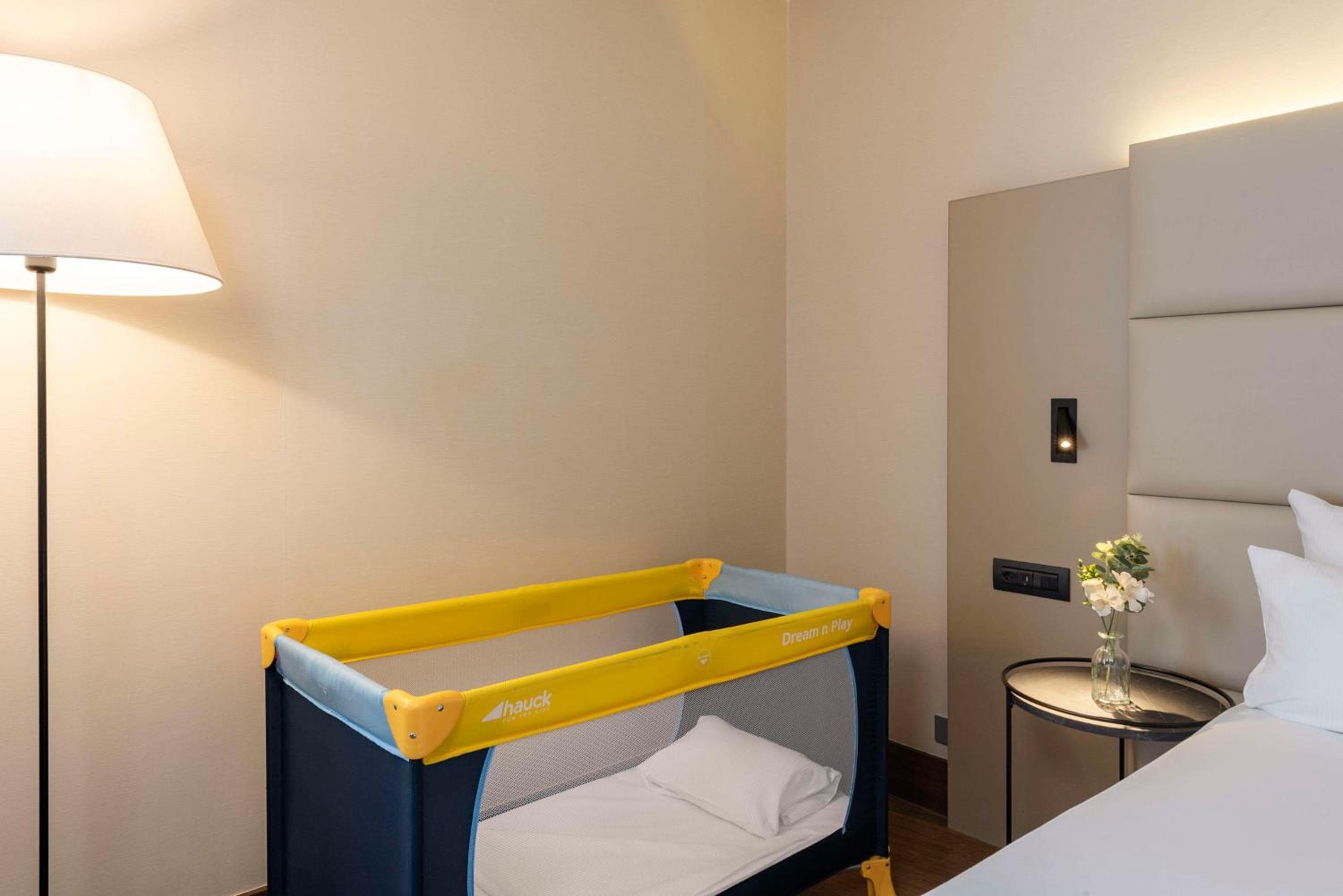 NH Geneva Airport Hotel