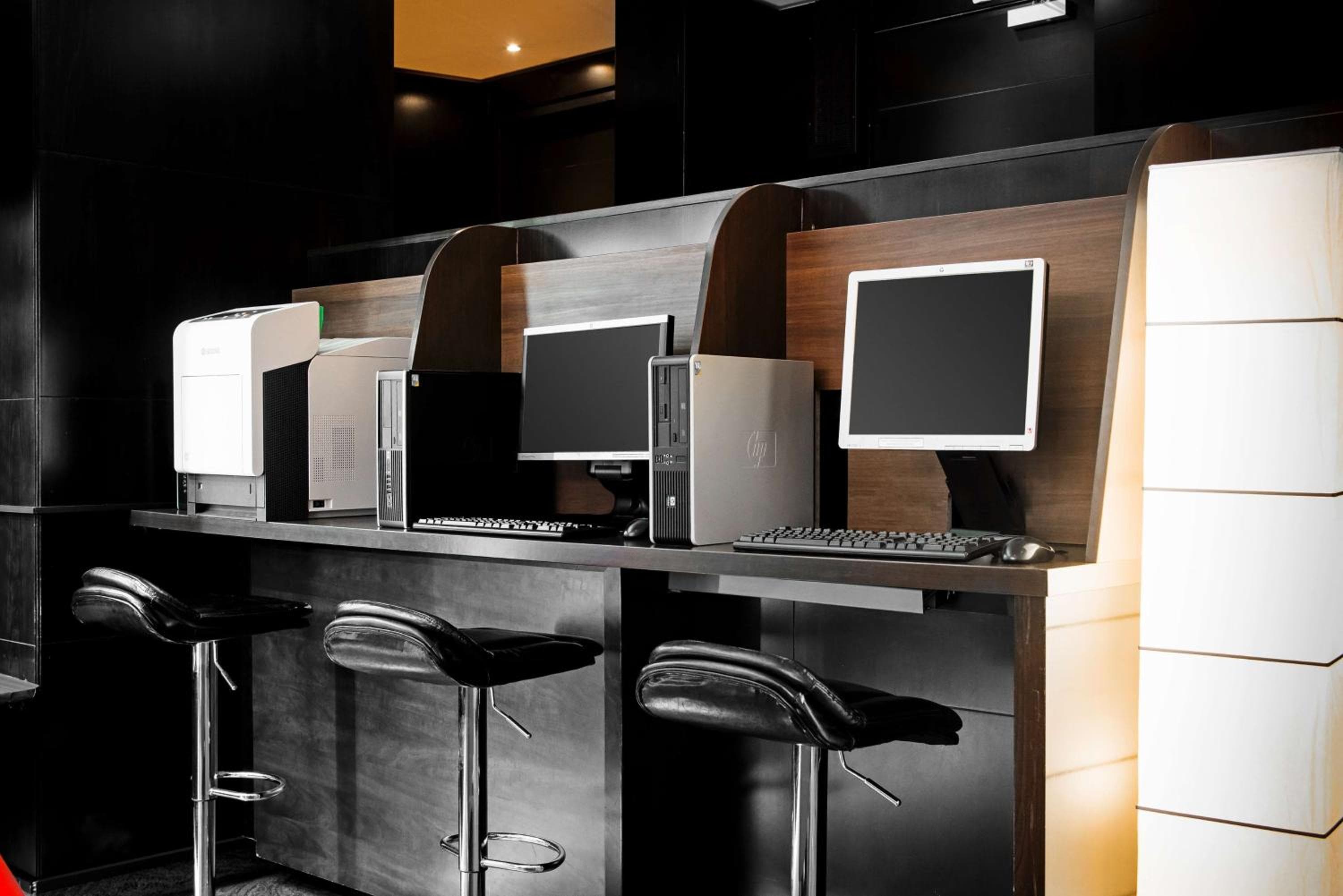 NH Geneva Airport Hotel