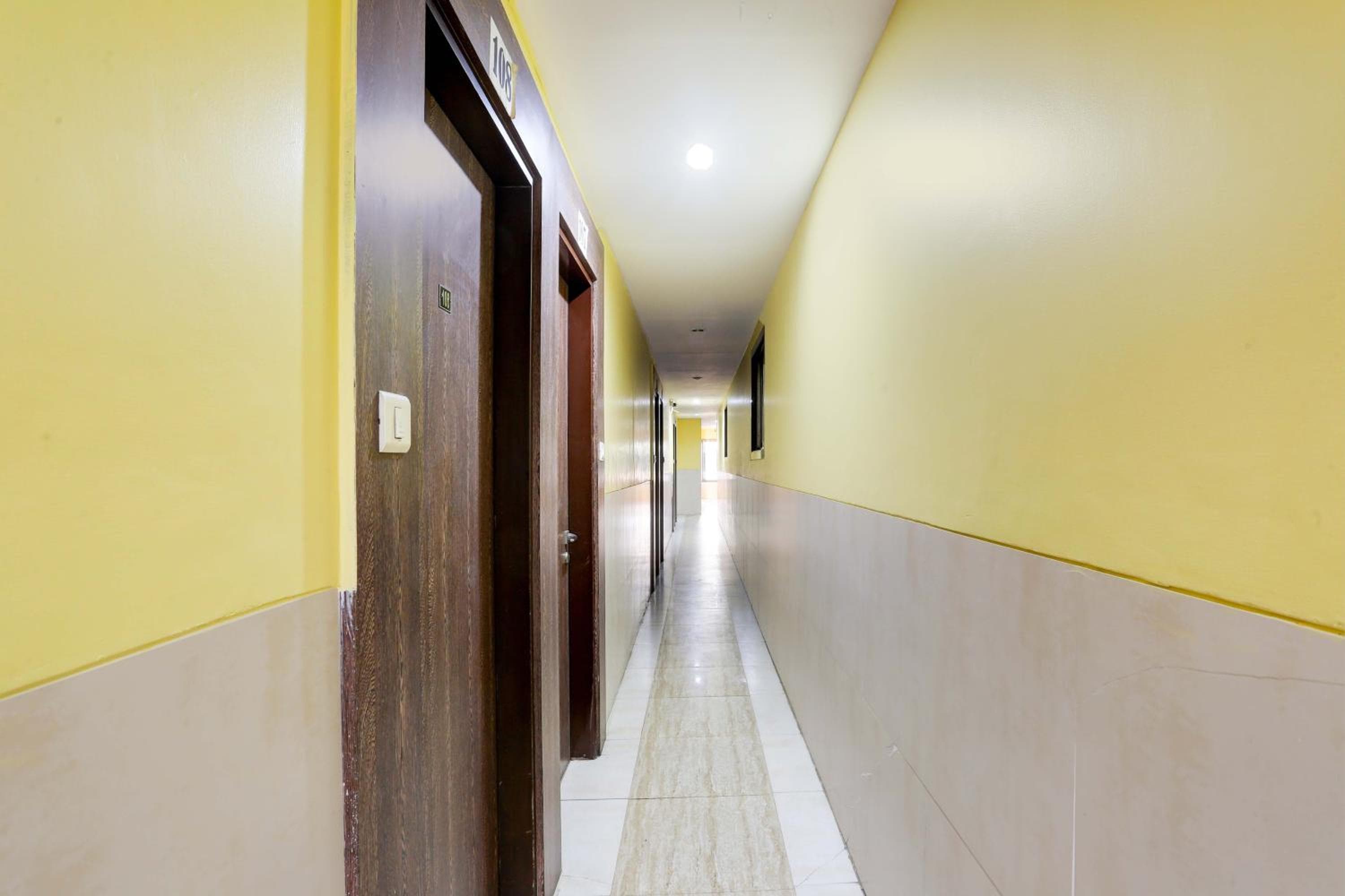 Hotel O Yatri Yadgar