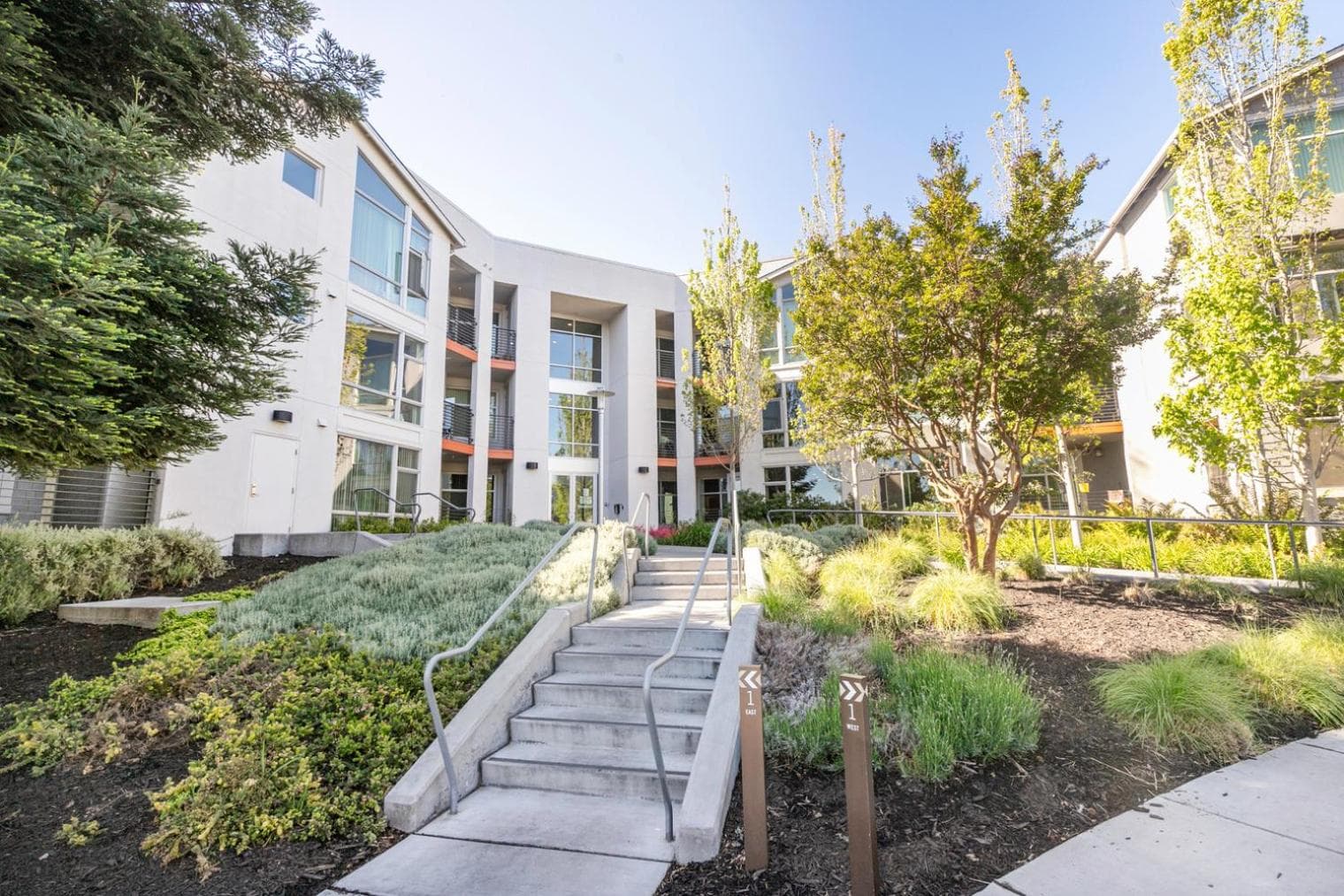 Mountain View 2BR w Gym Pool BBQ nr Caltrain SFO-518