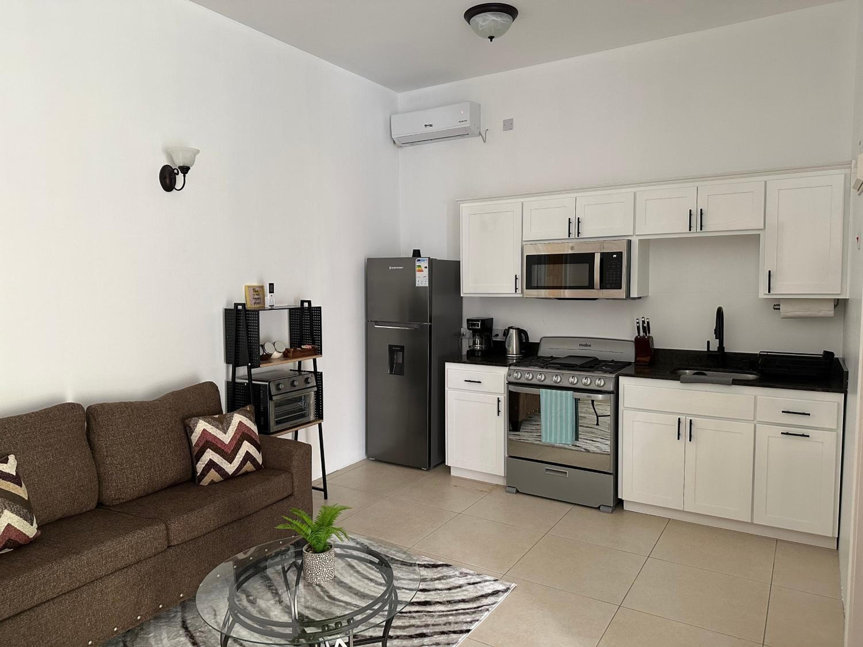 El Dorado Guest Suites & Car Rental