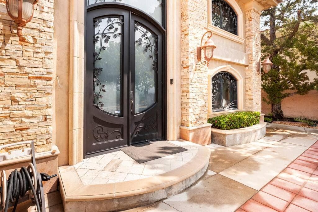 LA Villa Lake View Home