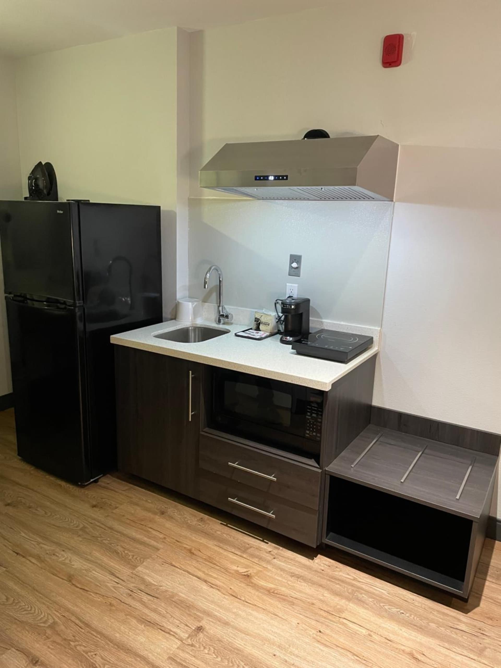Studio 6 Suites Stockton, CA Waterfront