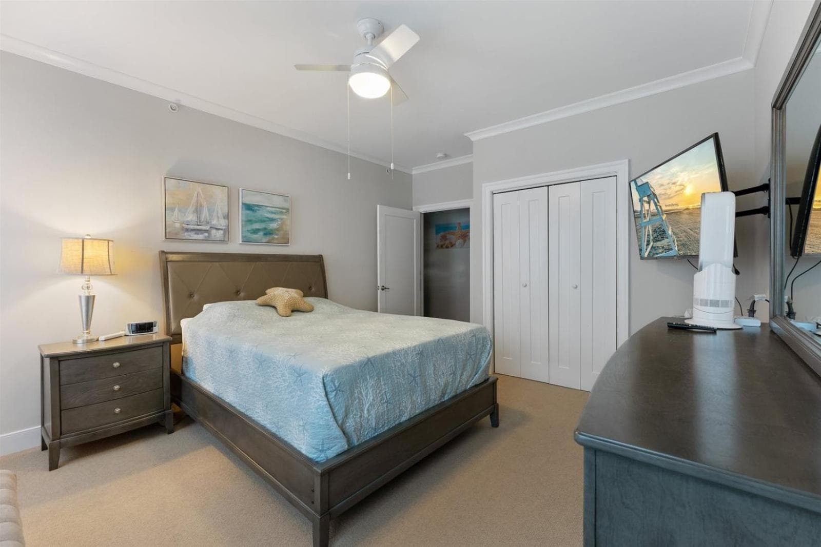 Residence 204N At The Sandcastle Condominiums