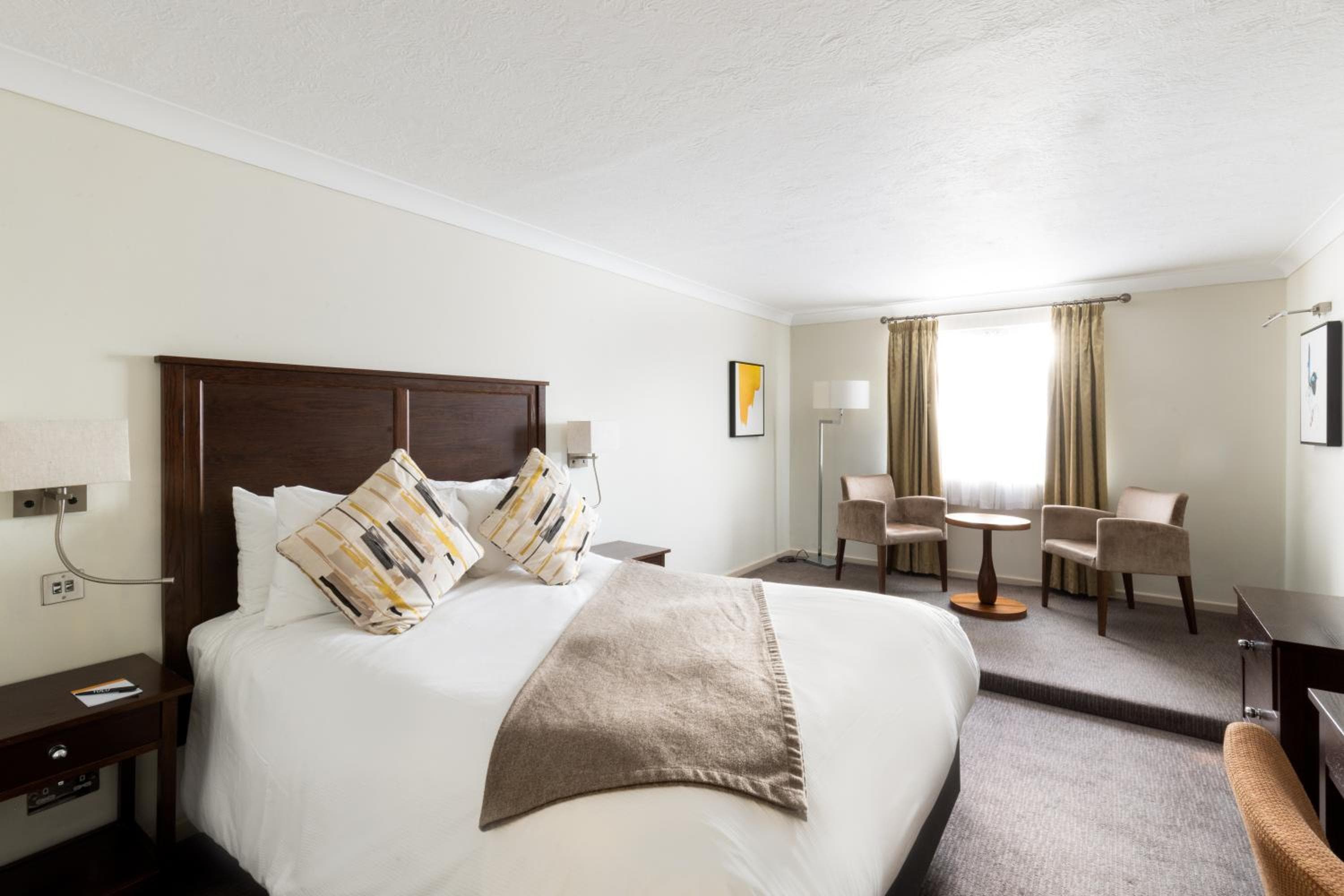 voco Oxford Thames by IHG
