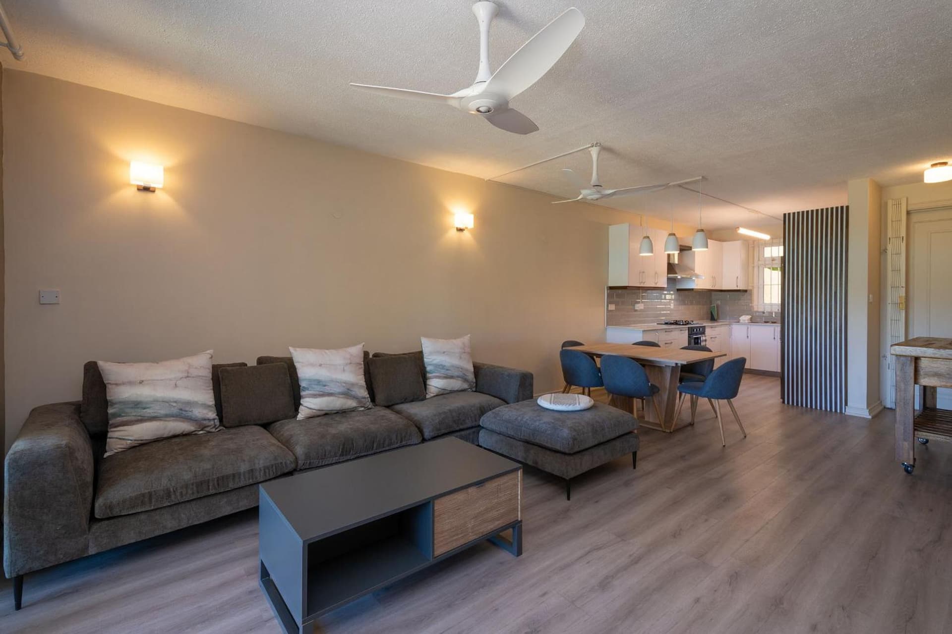 Appartement ILOT pieds dans l'eau, au centre grand baie