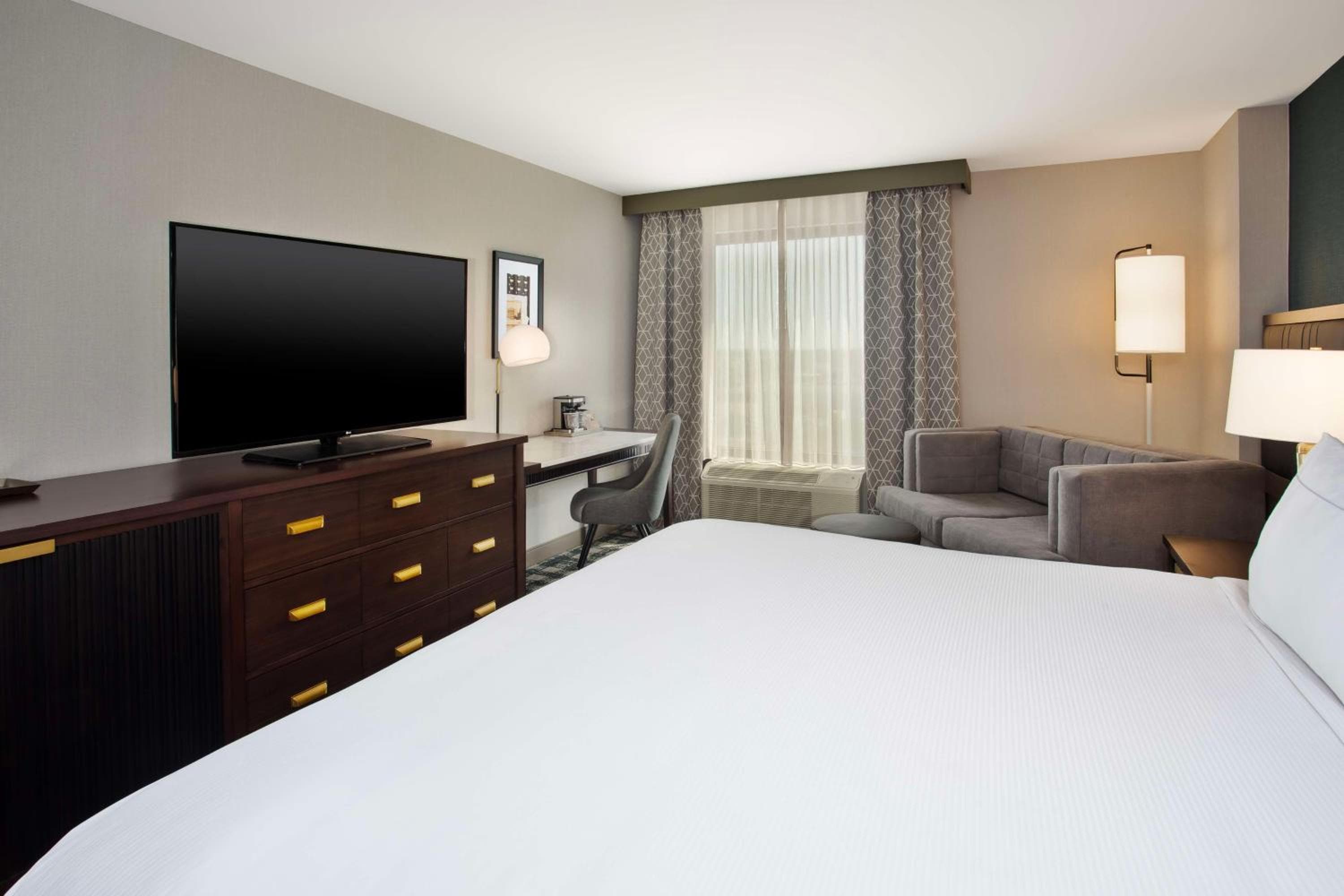 DoubleTree by Hilton Lansing