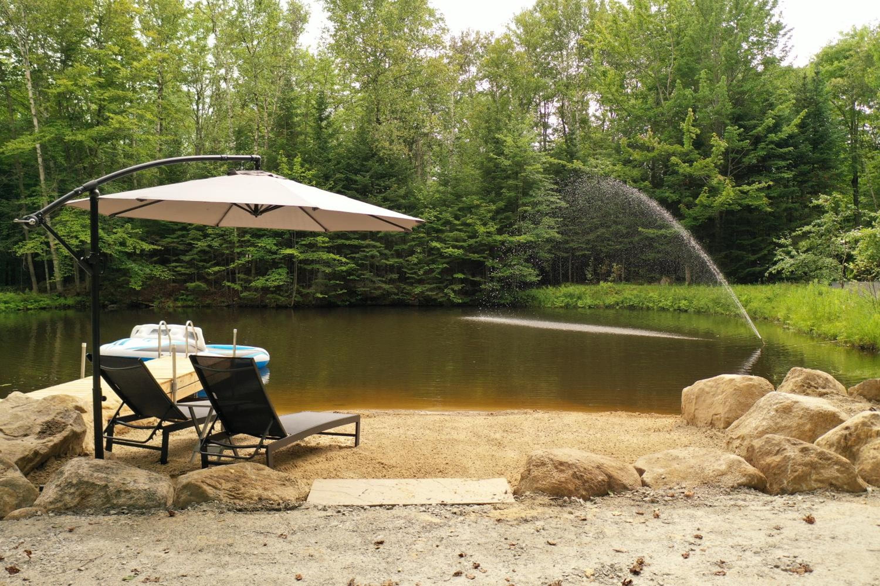 KALLM Mont-Tremblant luxury chalet with sauna, hot tub, private beach & pond on 8acre estate