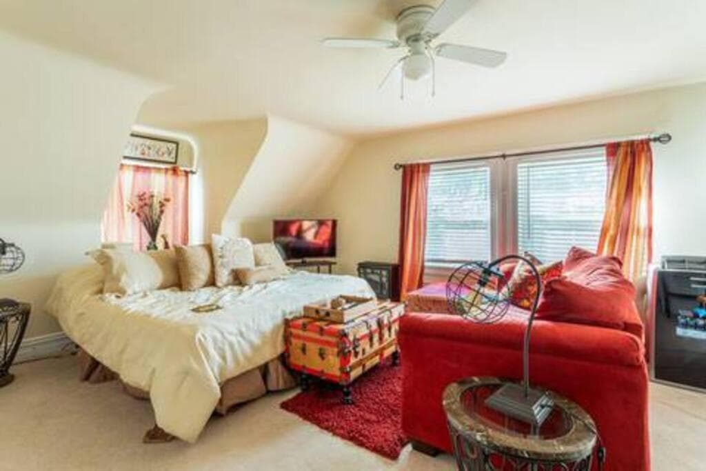 Large Space Great for Groups & Families