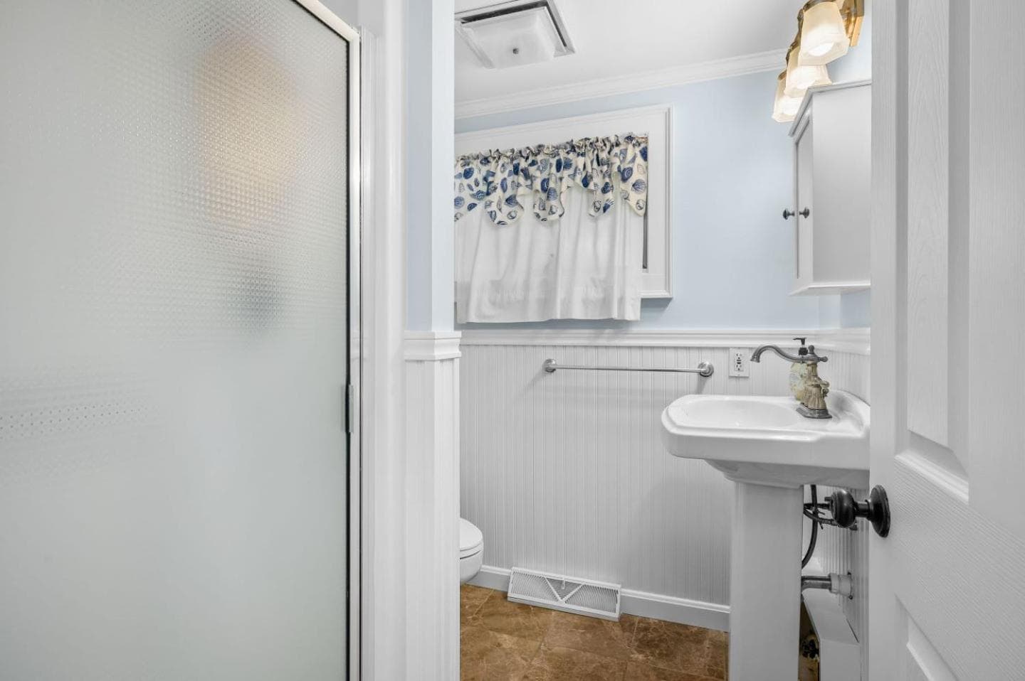 The Lobsta House: Your Cape Cod Hideaway