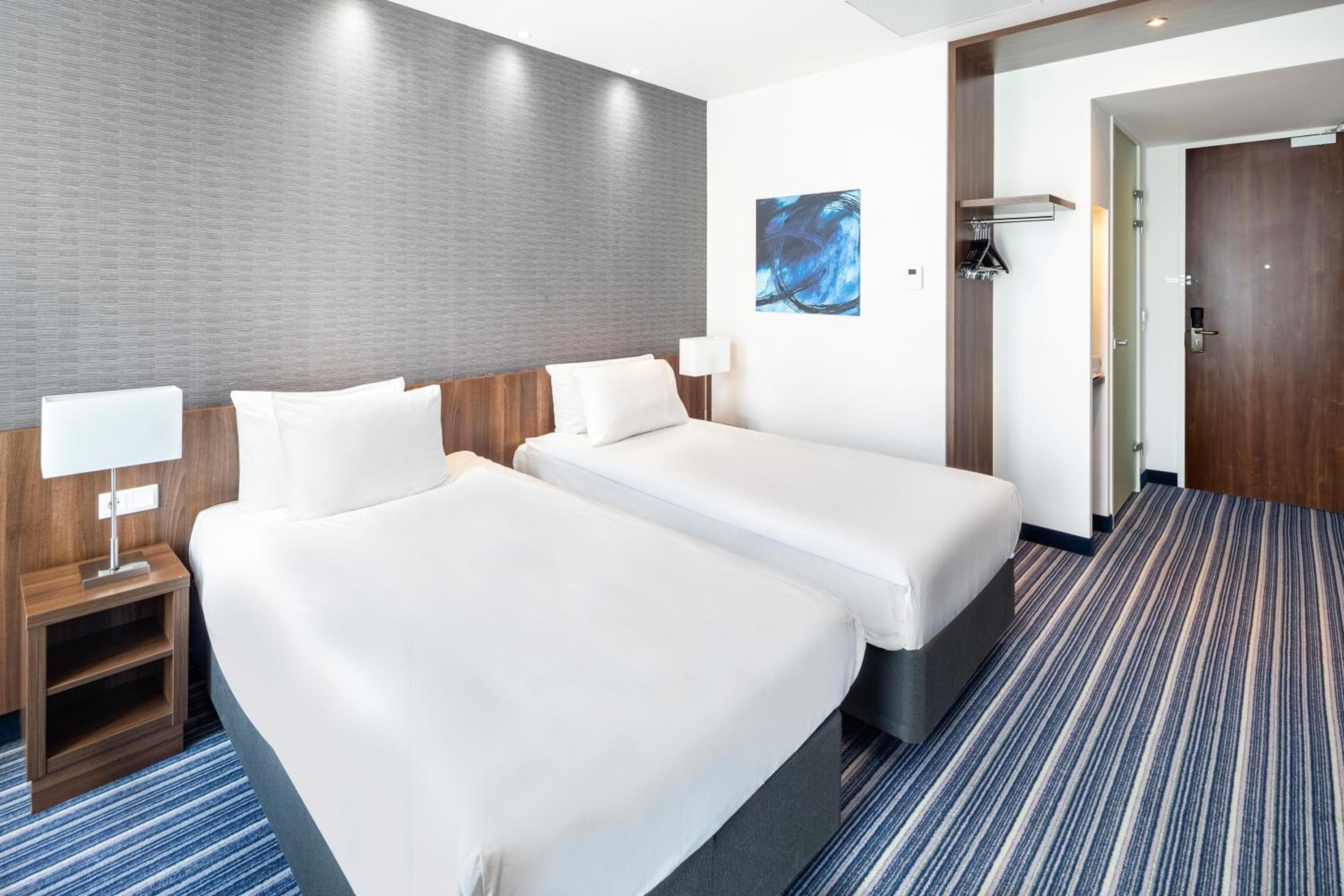 Holiday Inn Express Amsterdam - Schiphol by IHG