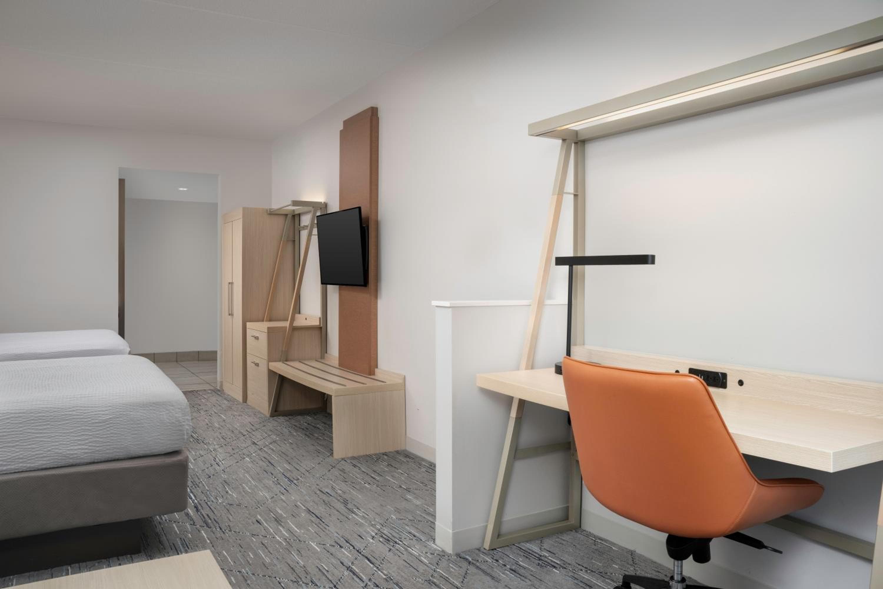 Holiday Inn Express & Suites Pittsburgh North Shore by IHG
