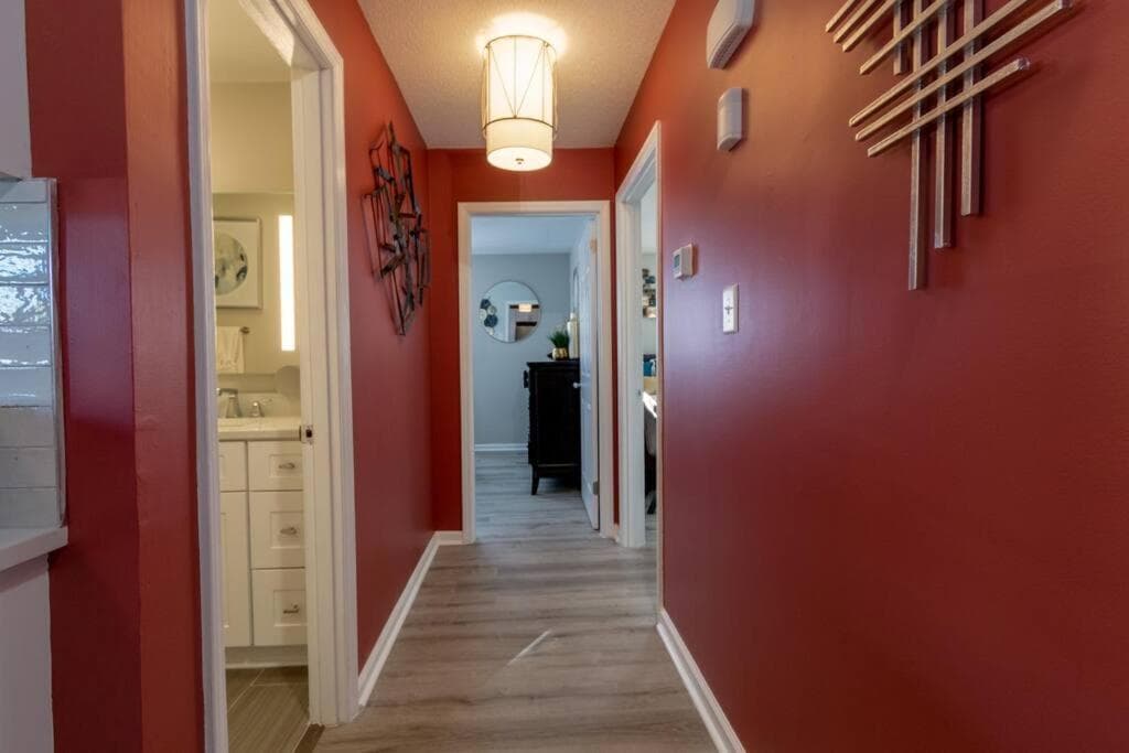 Rear deck w/ Soaking tub + Wi-Fi & Parking
