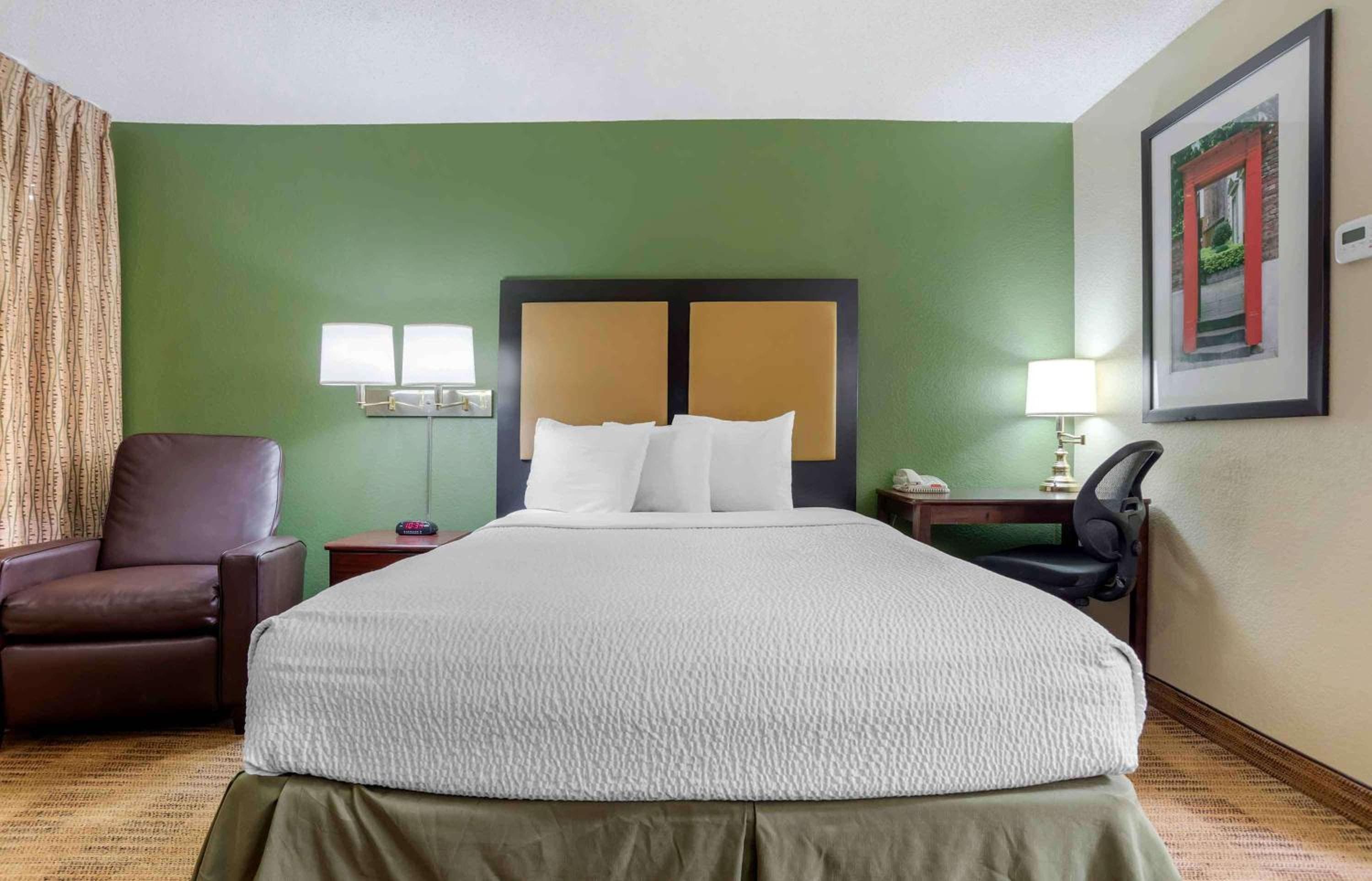 Studio 6 Extended Stay Huntsville, AL - US Space & Rocket Center