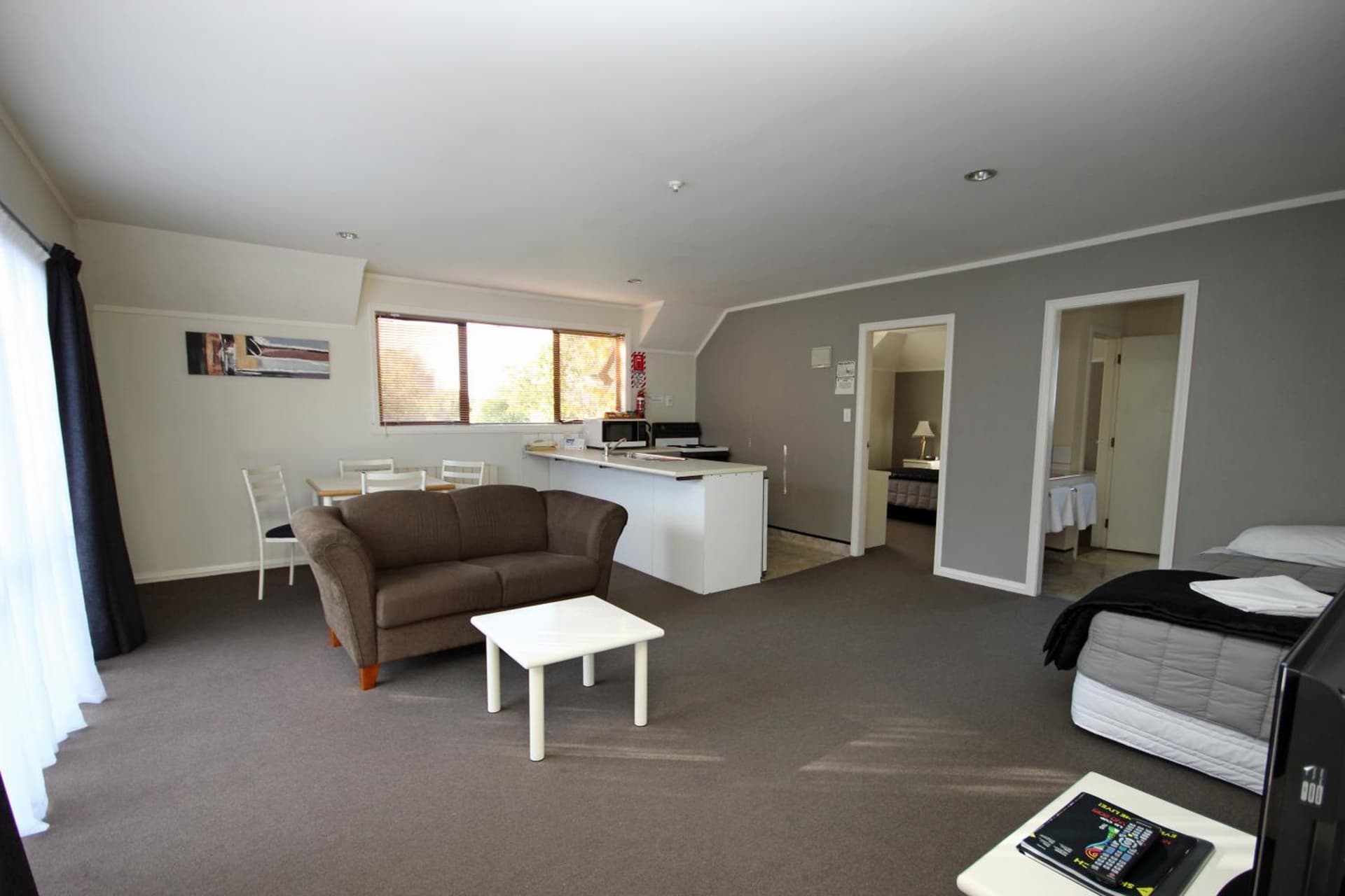 Champers Motor Inn