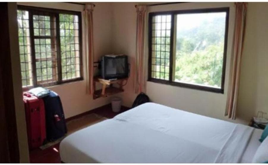 Royal Mist's Budget Guest house