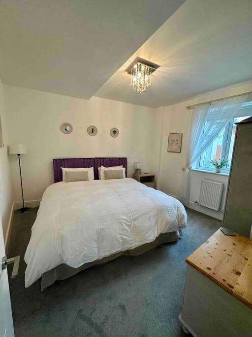 CC - Central Location Top Floor 2 Bed Deluxe Modern Apartment