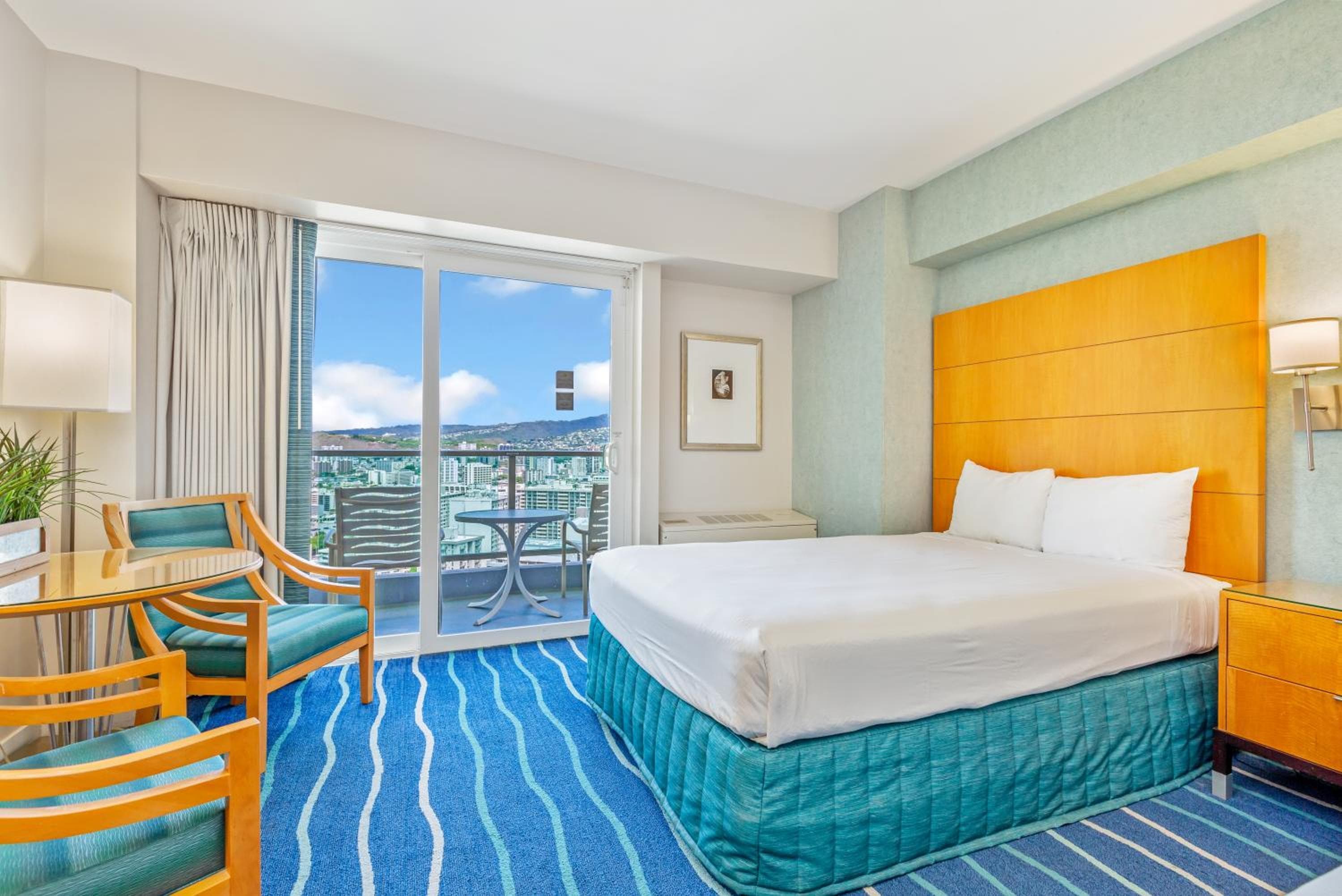Castle At Ala Moana Hotel