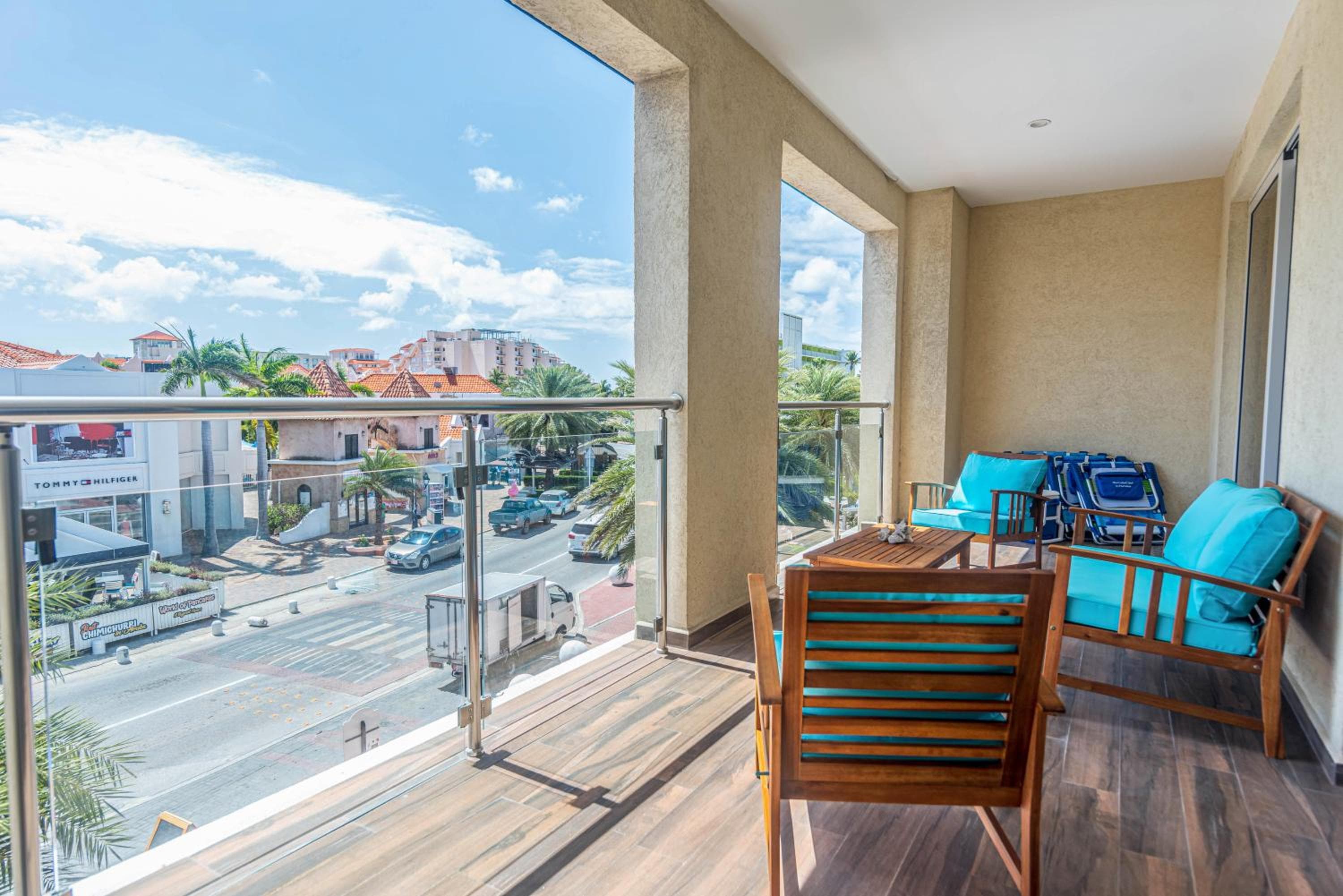The Cove - Condo Hotel - Palm Beach Strip