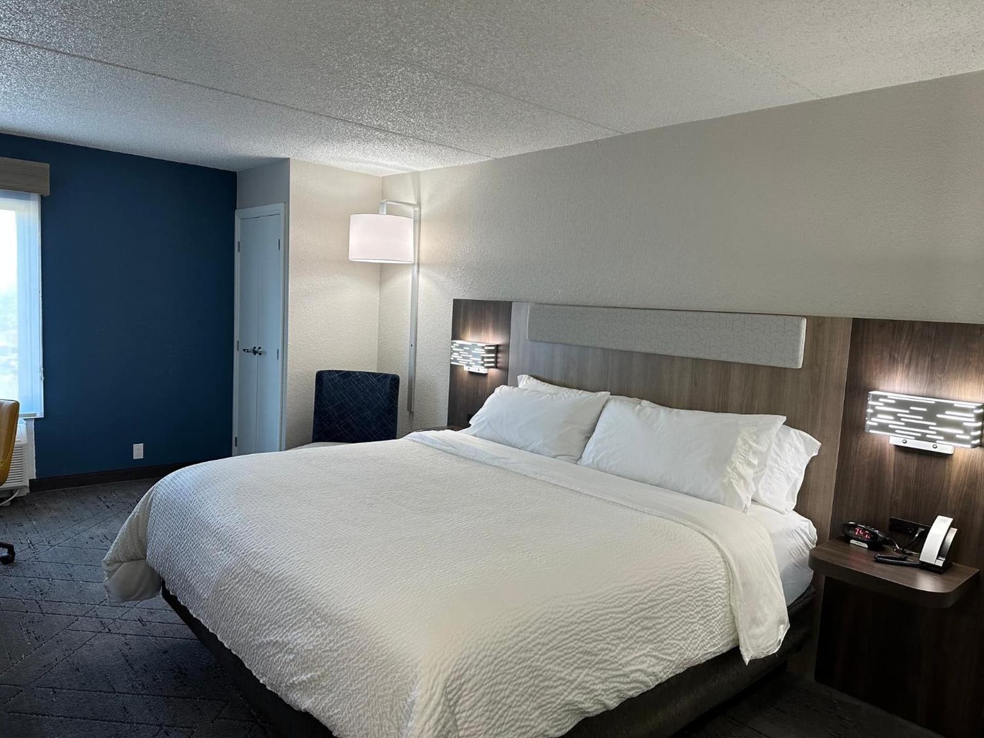 Holiday Inn Express & Suites Eden Prairie - Minneapolis by IHG