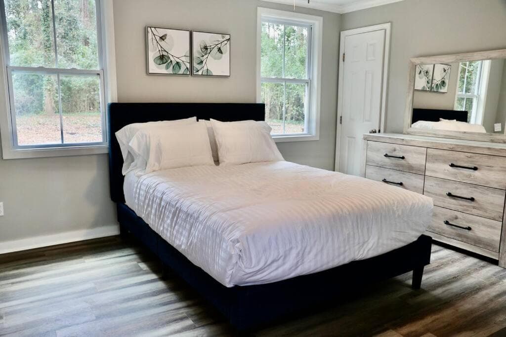 Hawks Nest - All amenities, perfect escape
