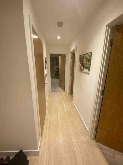 Luxury 2 bed ensuite 2 bathroom apartment East Croydon