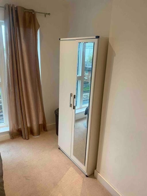 Luxury 2 bed ensuite 2 bathroom apartment East Croydon