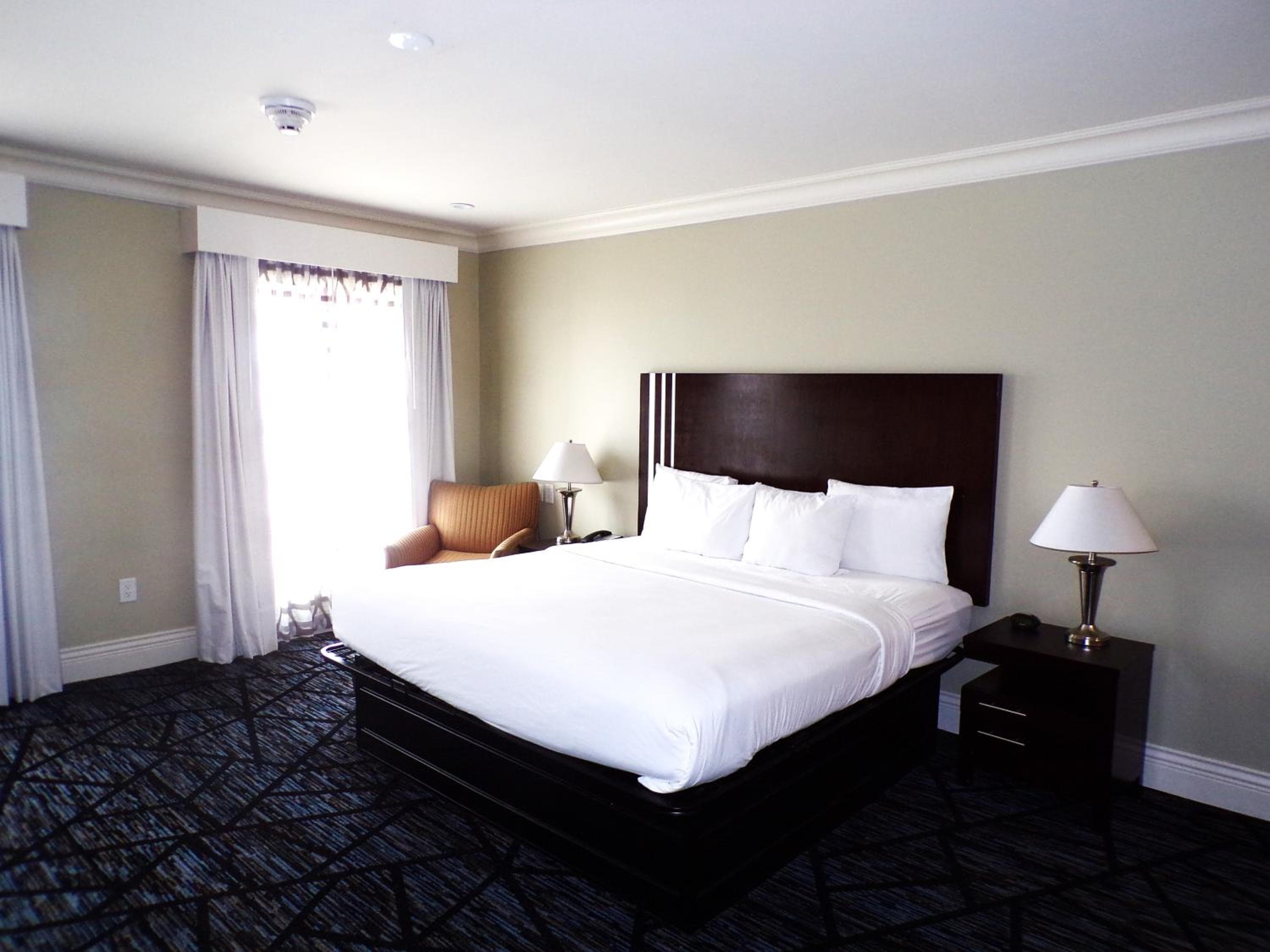 Niagara Crossing Hotel and Spa