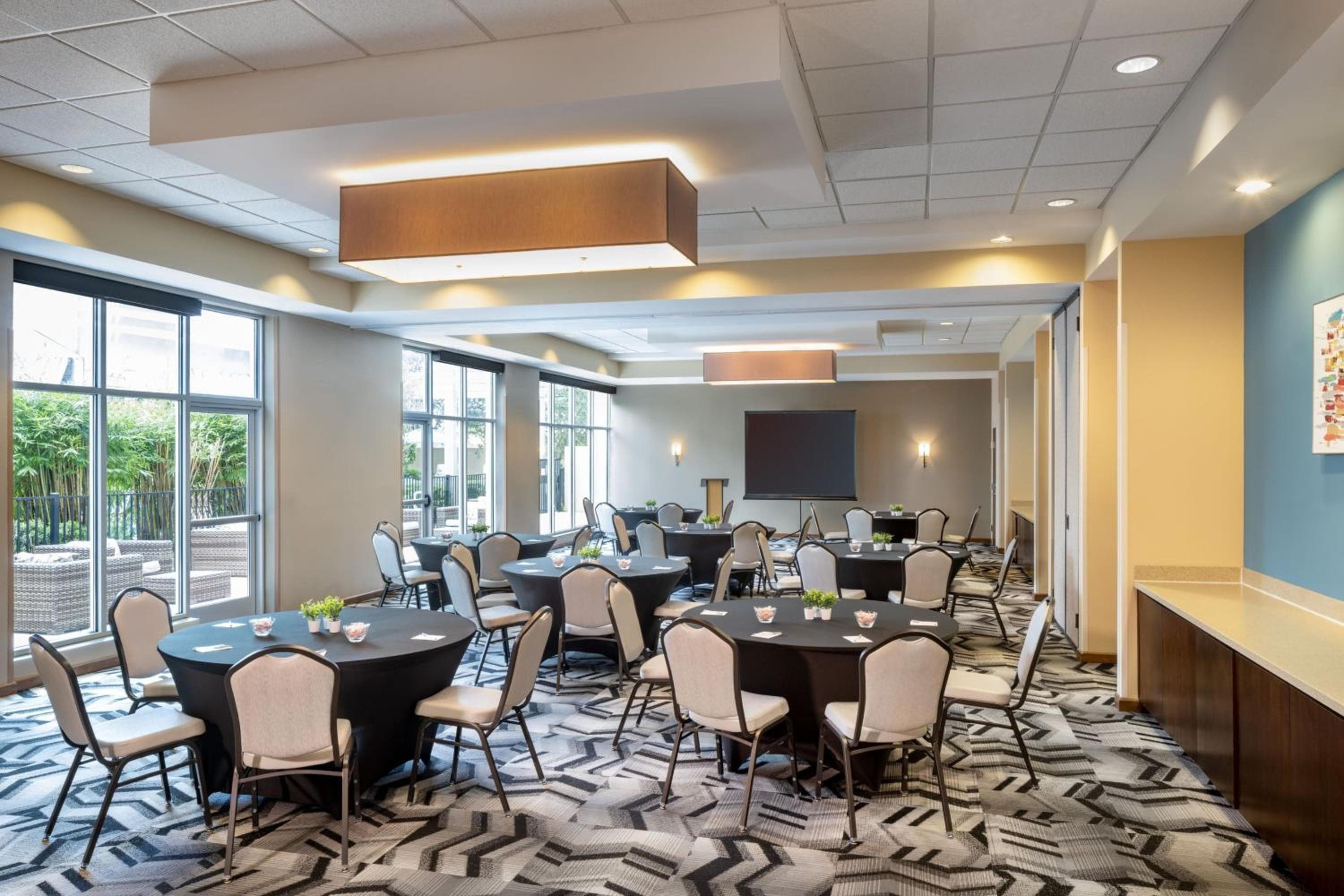 SpringHill Suites by Marriott Orlando at FLAMINGO CROSSINGS Town Center-Western Entrance