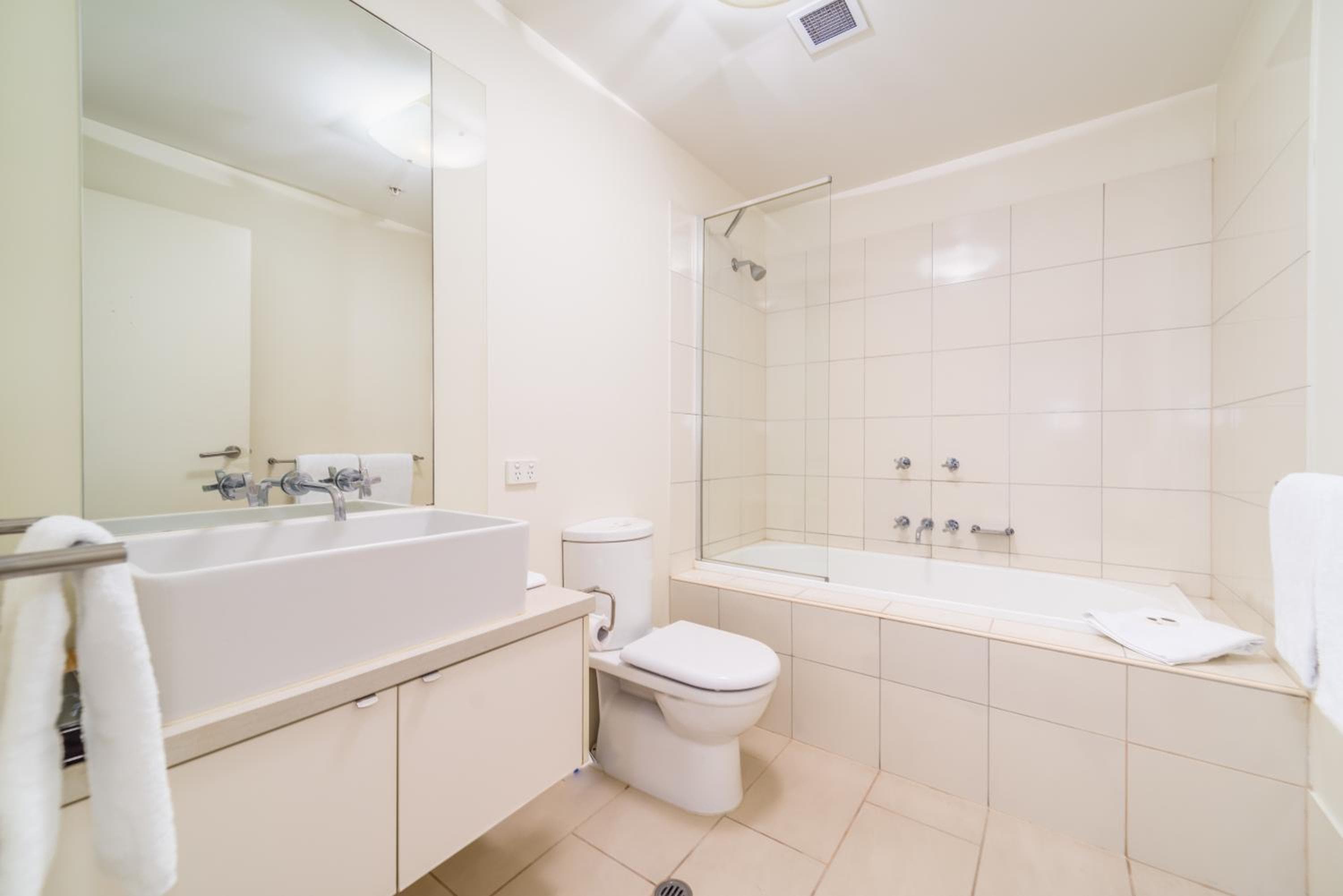 Waterfront Melbourne Apartments