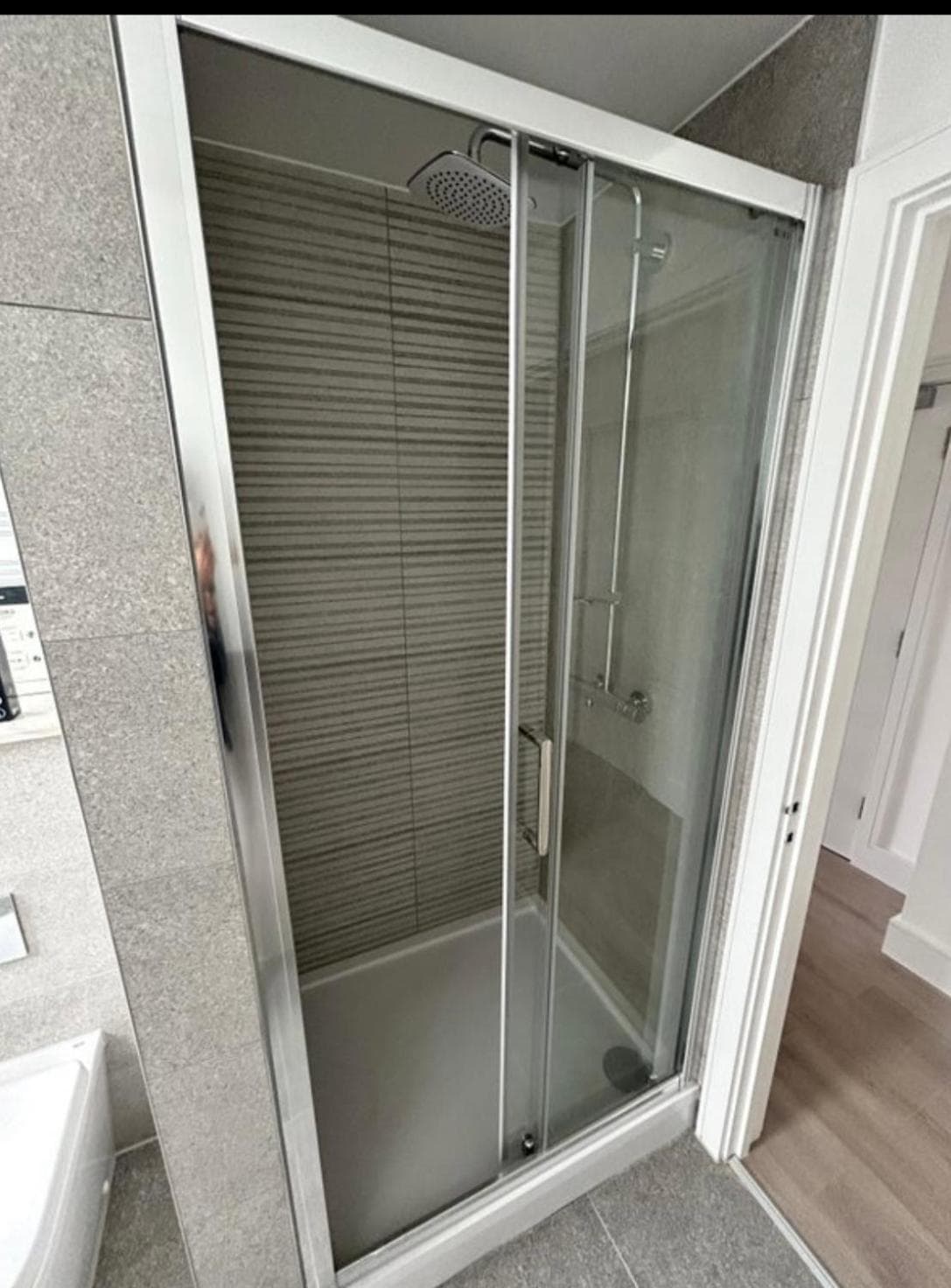 The Penthouse Double Bedroom for Rent Use of kitchen