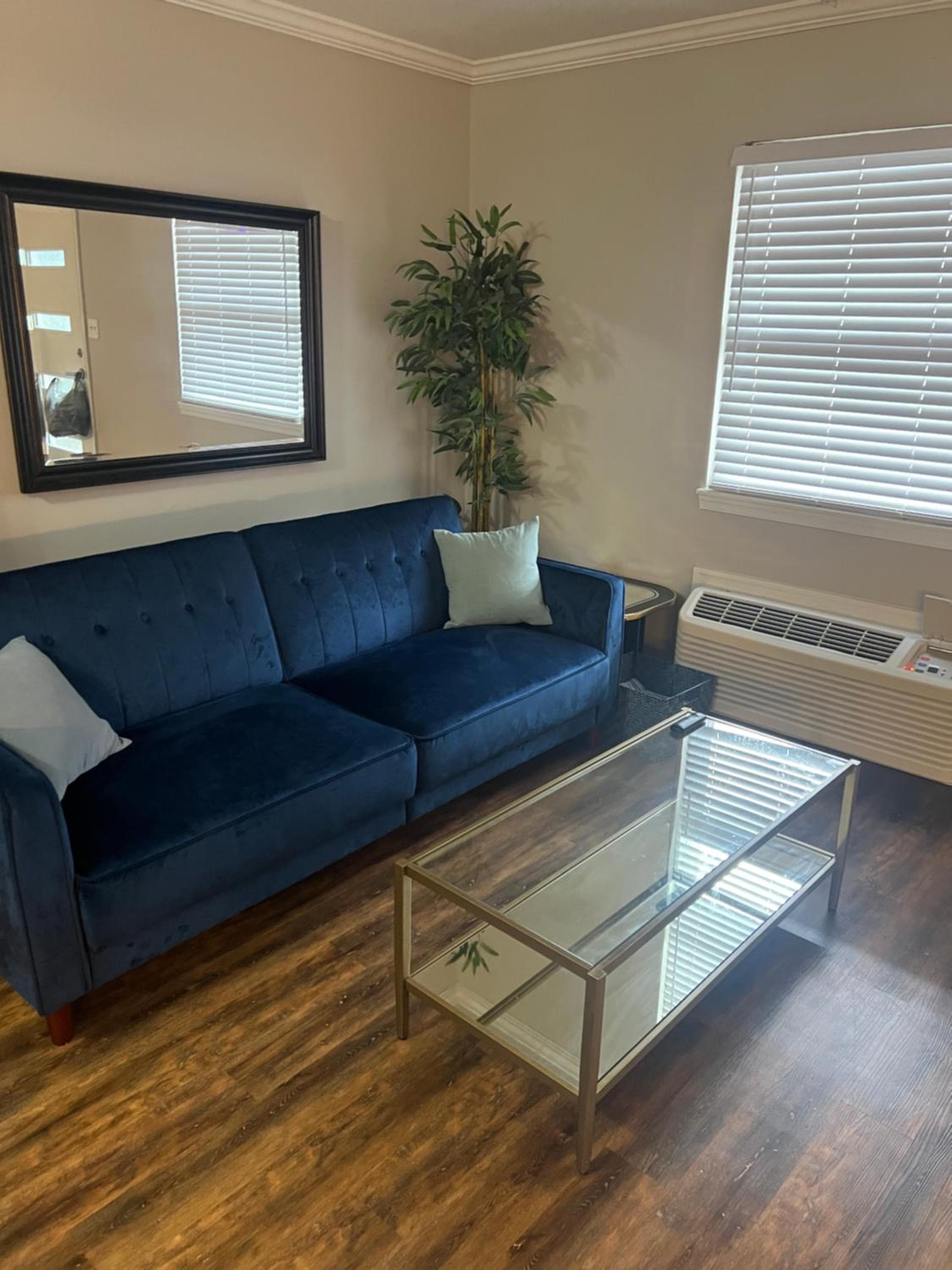 Indigo DowntownWalkable KingBed