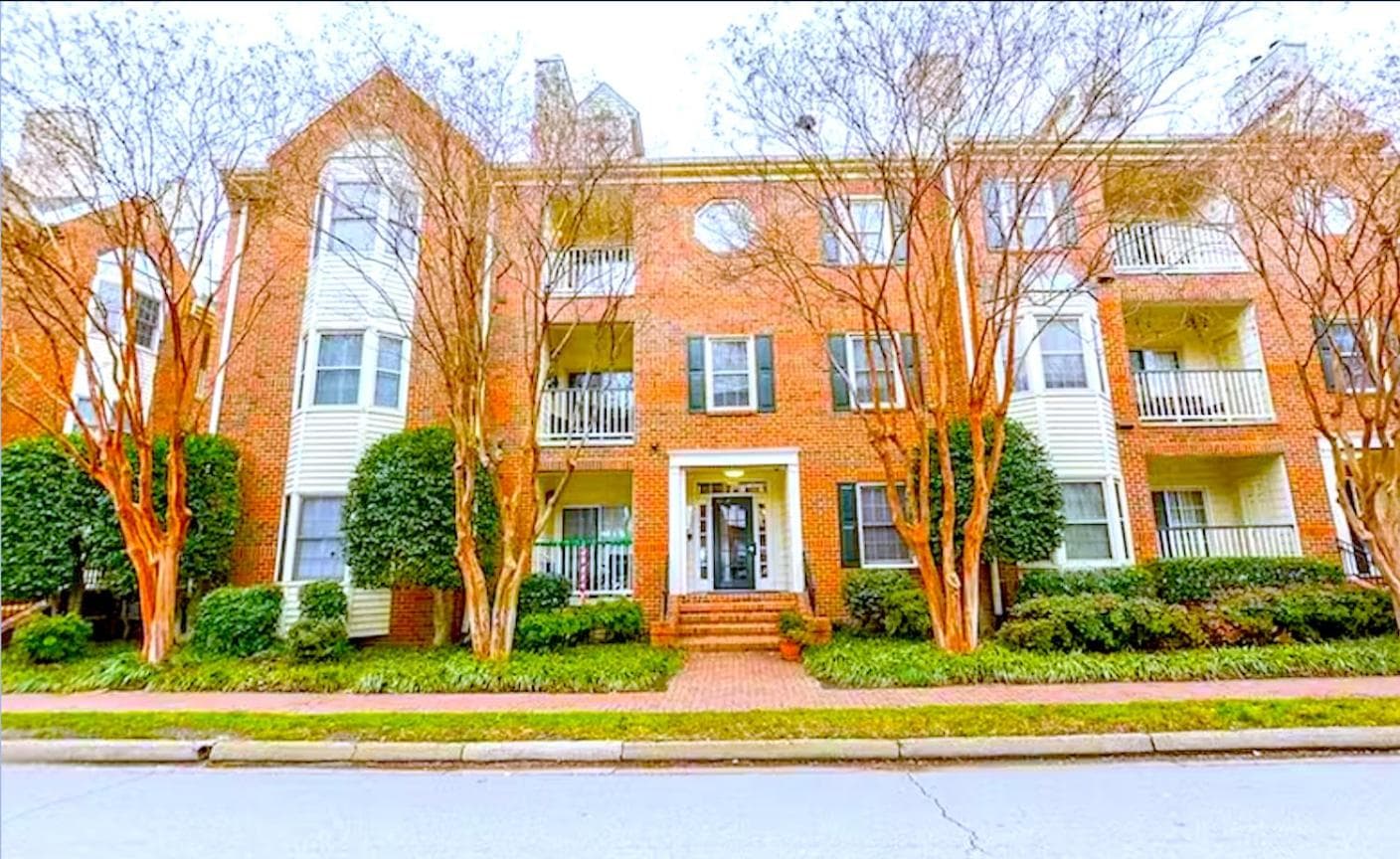 Amazing Beautiful Downtown Apt