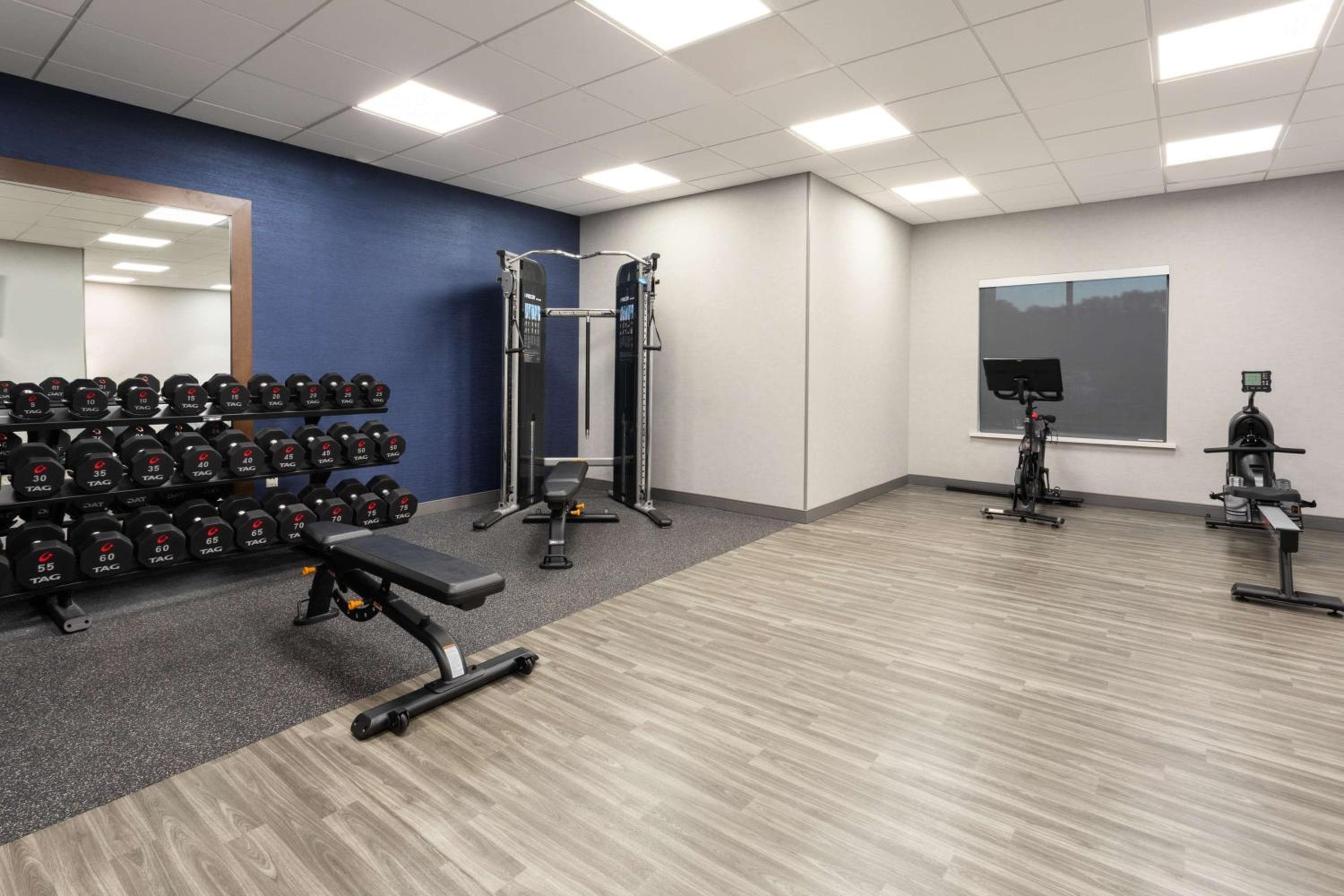 Hampton Inn by Hilton Nashville Airport Century Place