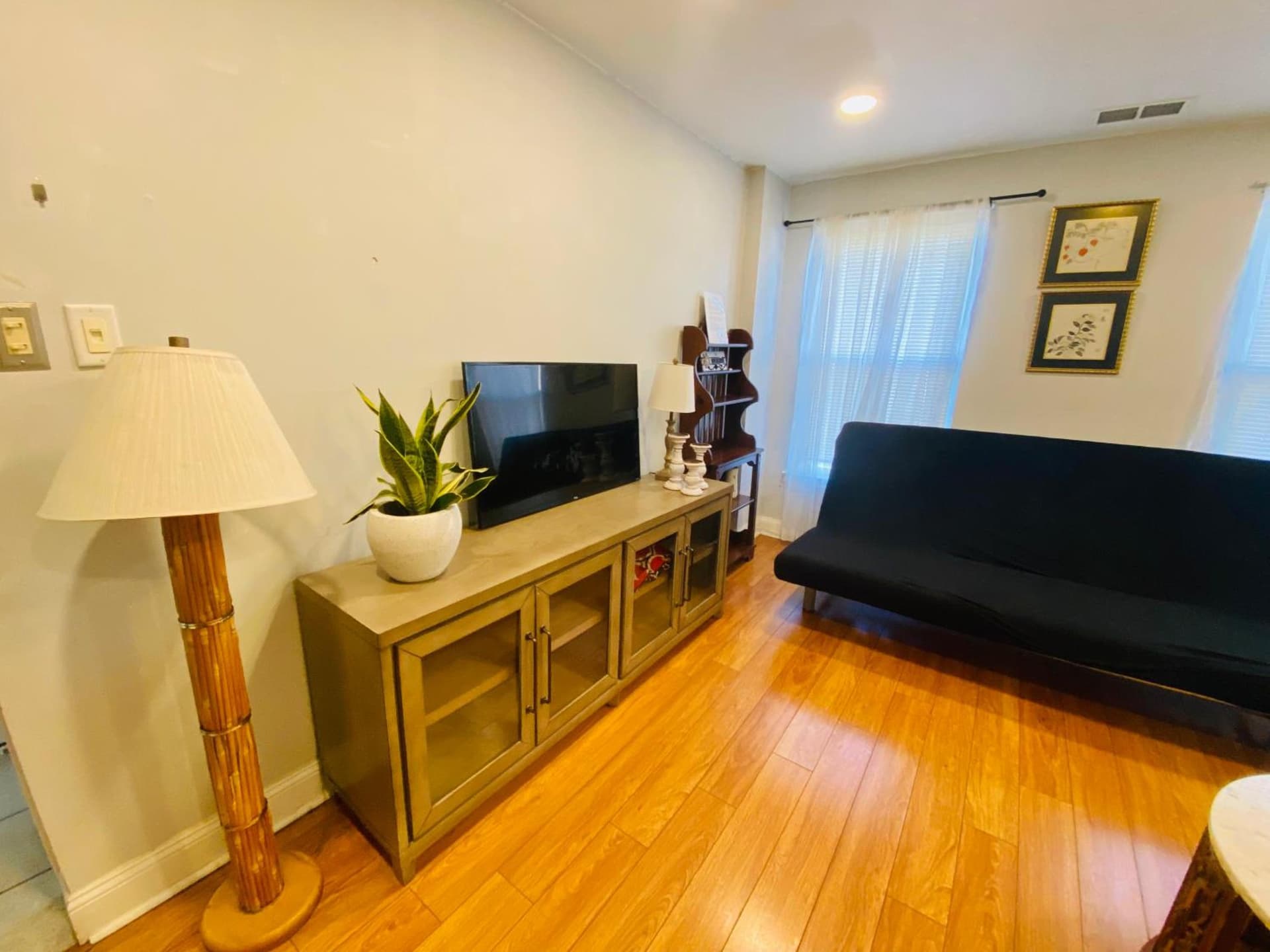 Shanghai 2900 - Vintage Oriental Style 2BR w Parking near Airport