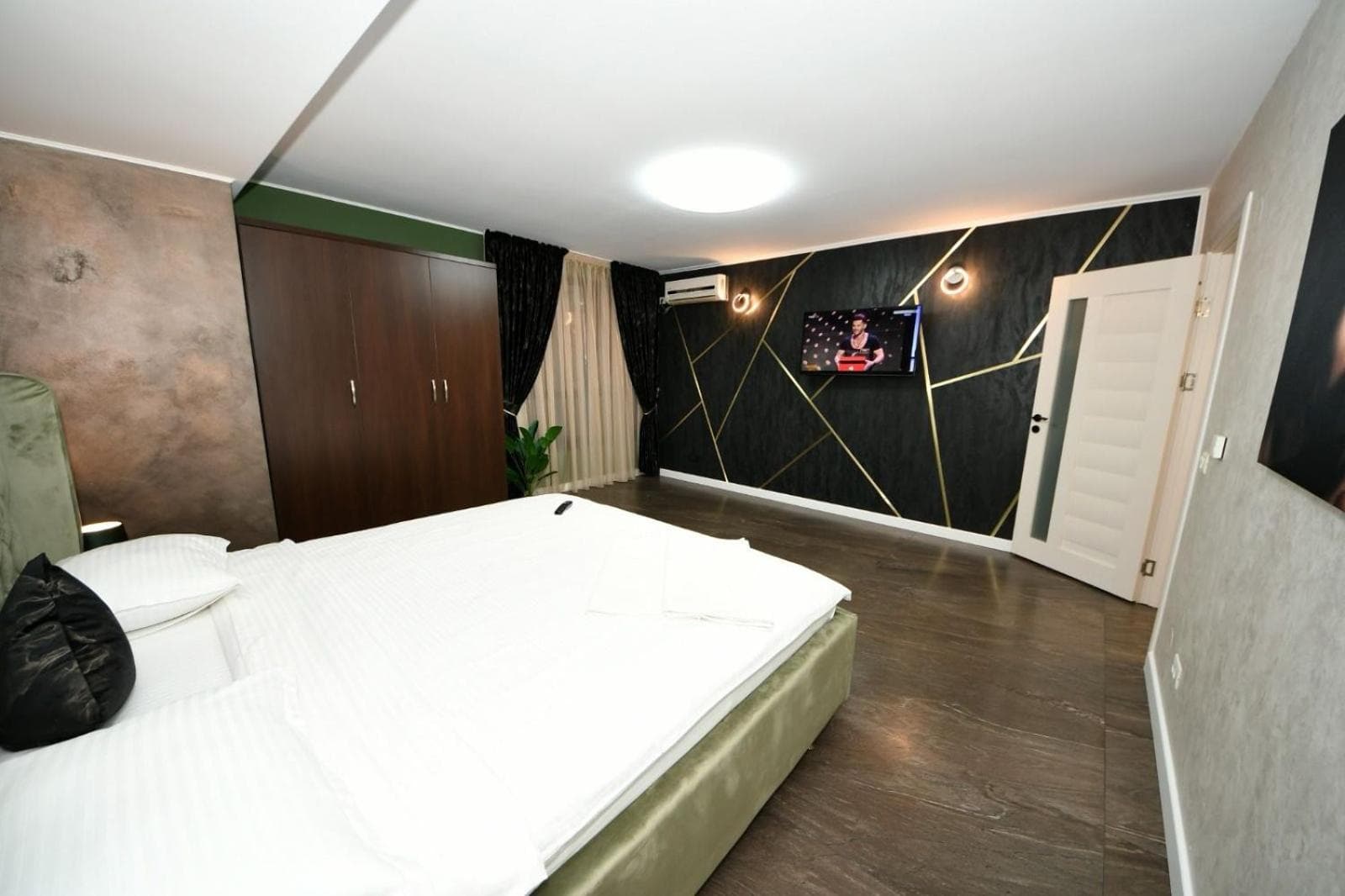 FLY - Regim Hotelier Galati