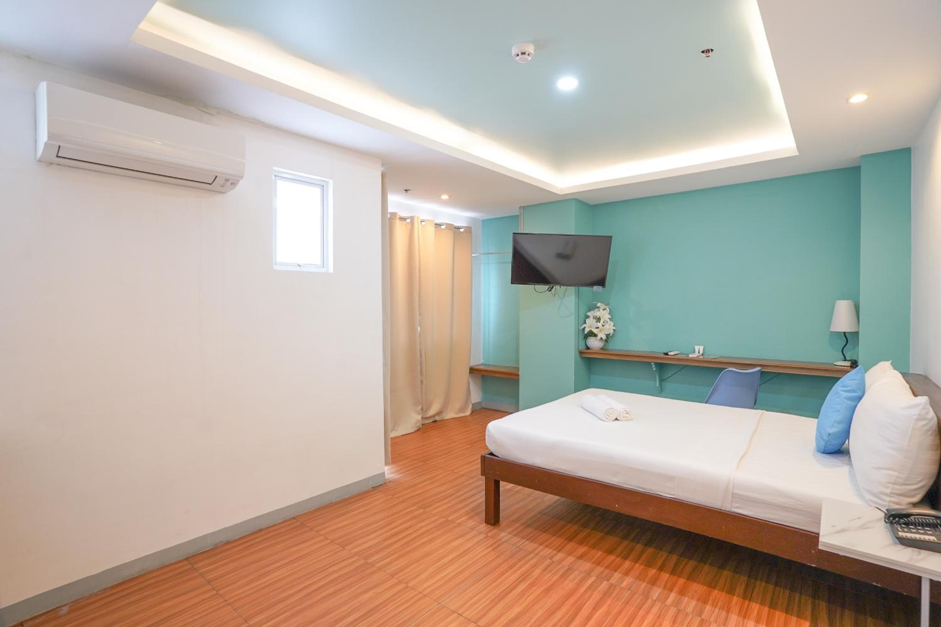 Arzo Hotel Premier