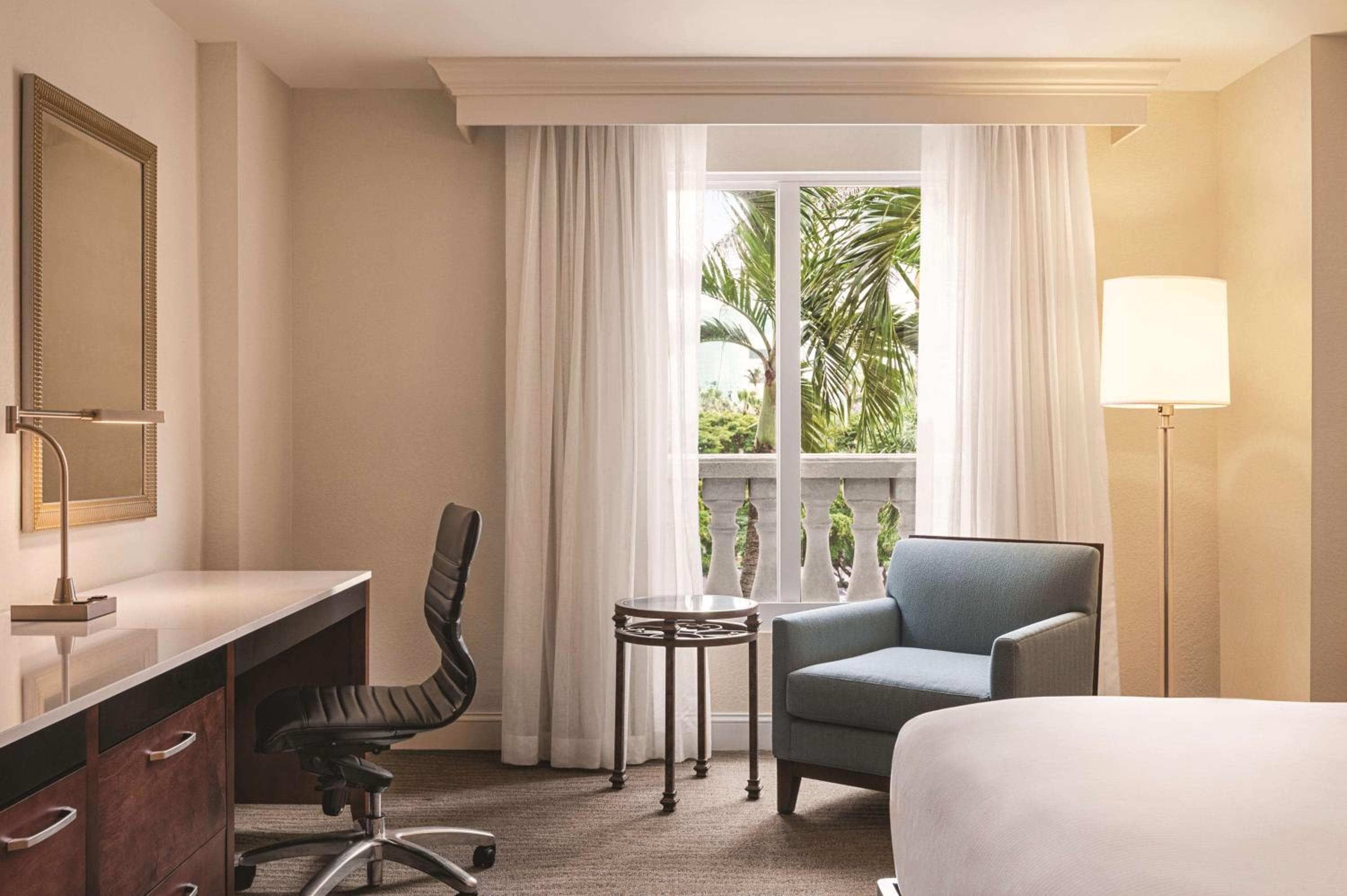 Hilton Naples