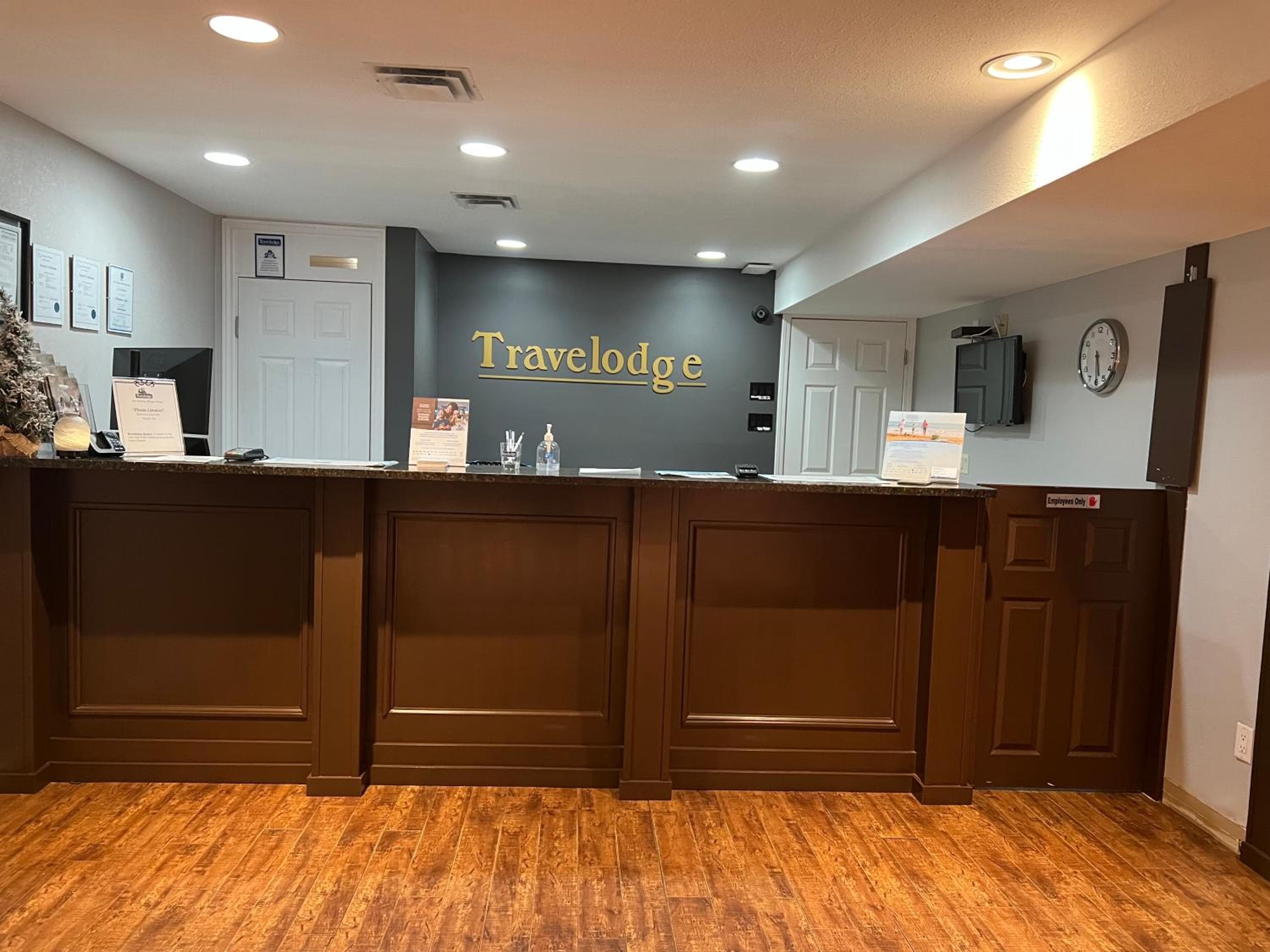 Travelodge by Wyndham Kamloops Mountview