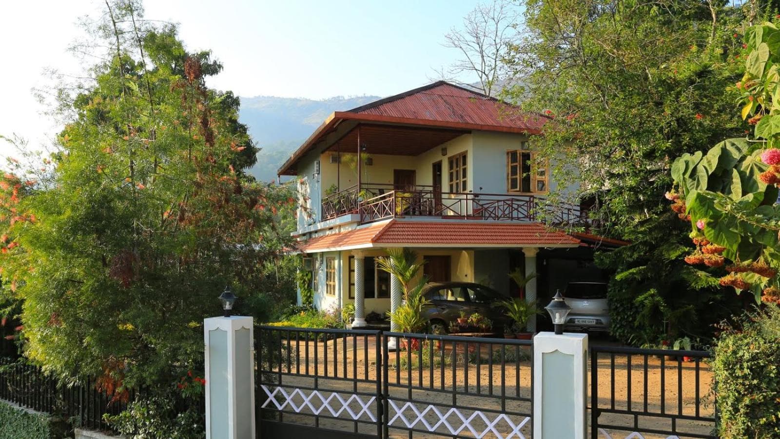 Royal Mist's Budget Guest house