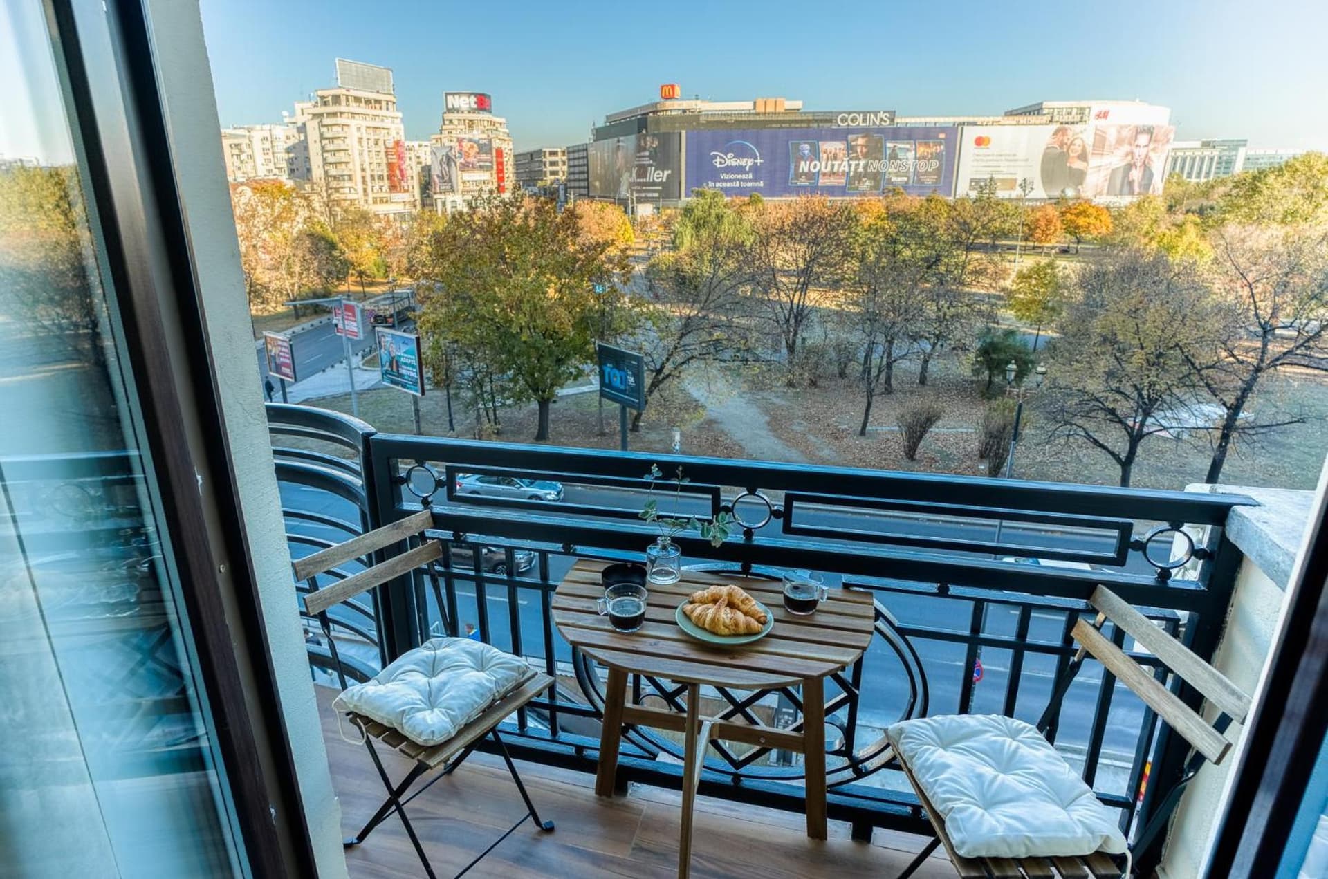 Hi-lux Ultracentral - 4BR Superior - Amazing View