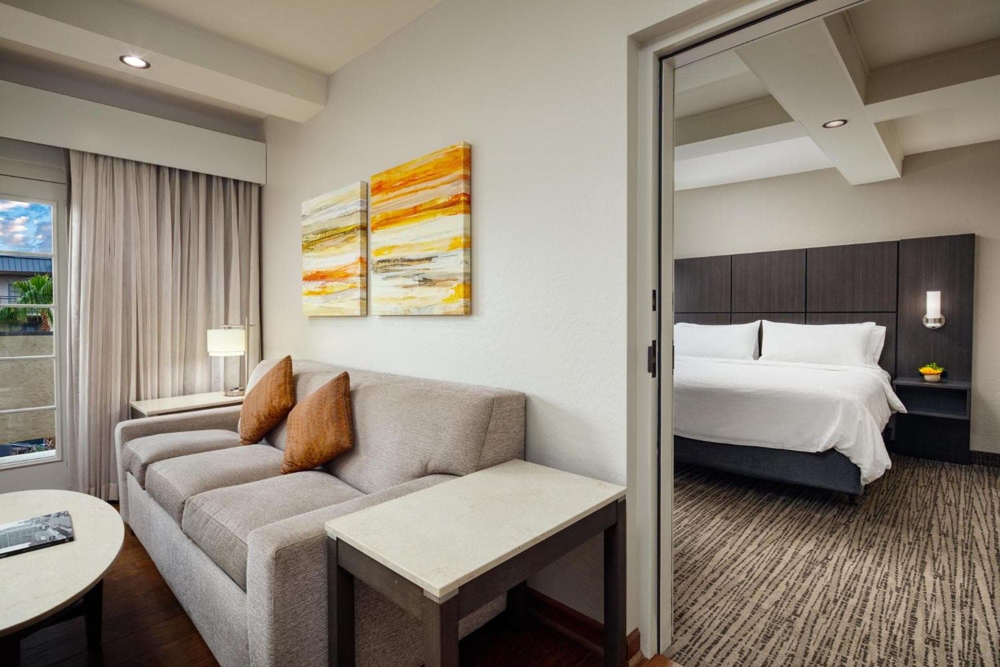 Holiday Inn and Suites Phoenix Airport North by IHG