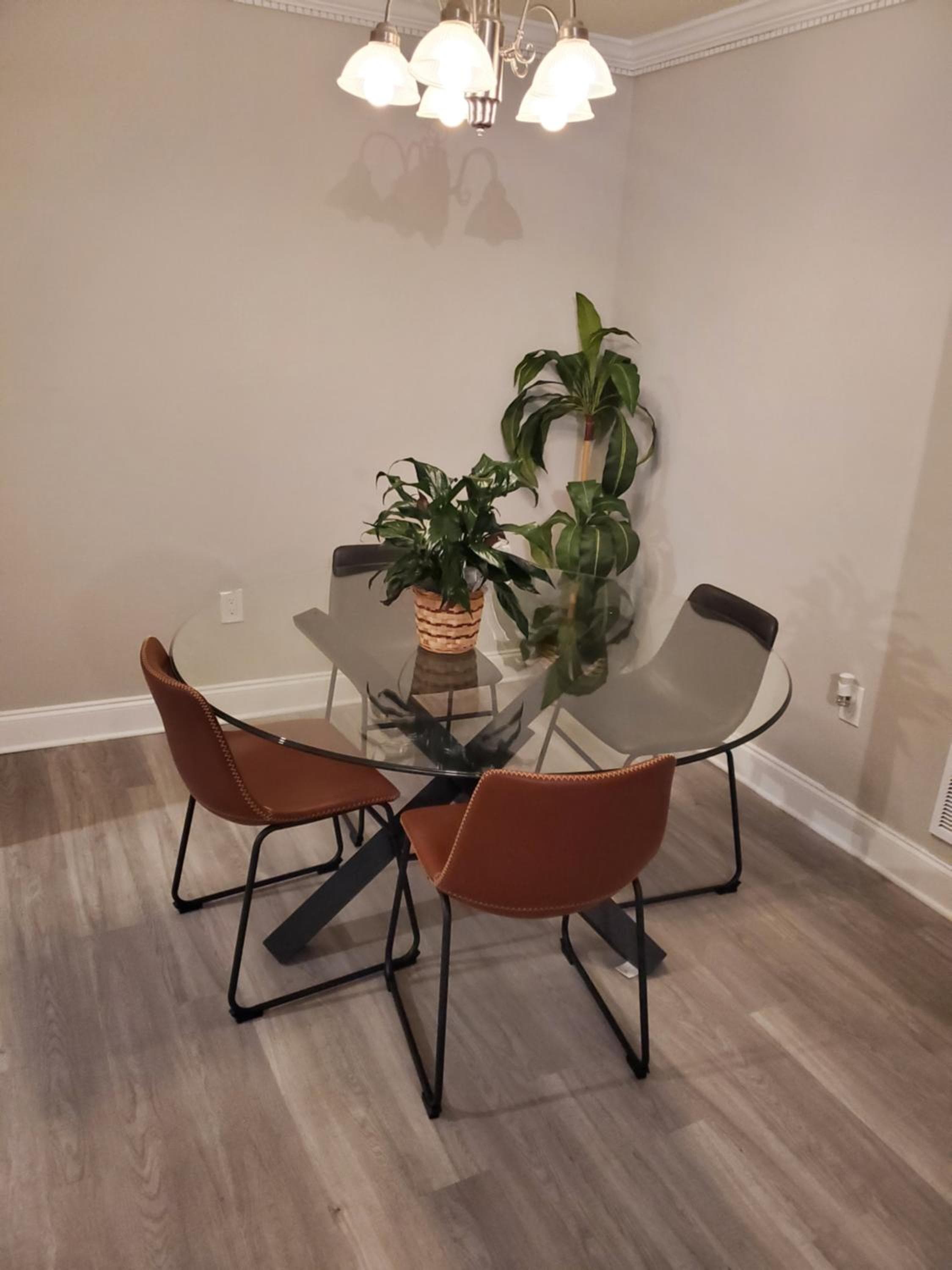 RM2 - 1bdr 1bath Cozy ensuite shared Condo