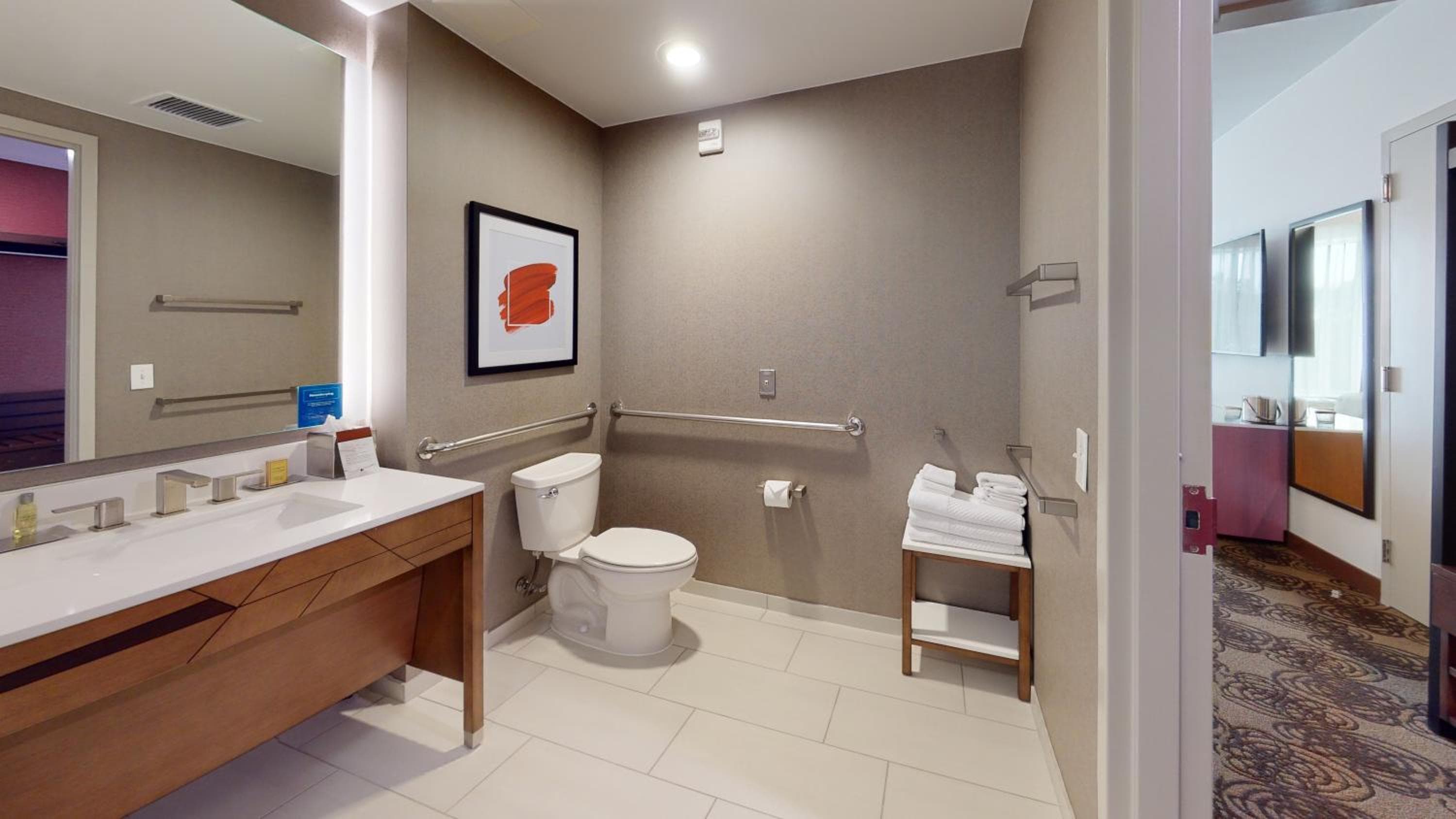 DoubleTree by Hilton Raleigh-Cary