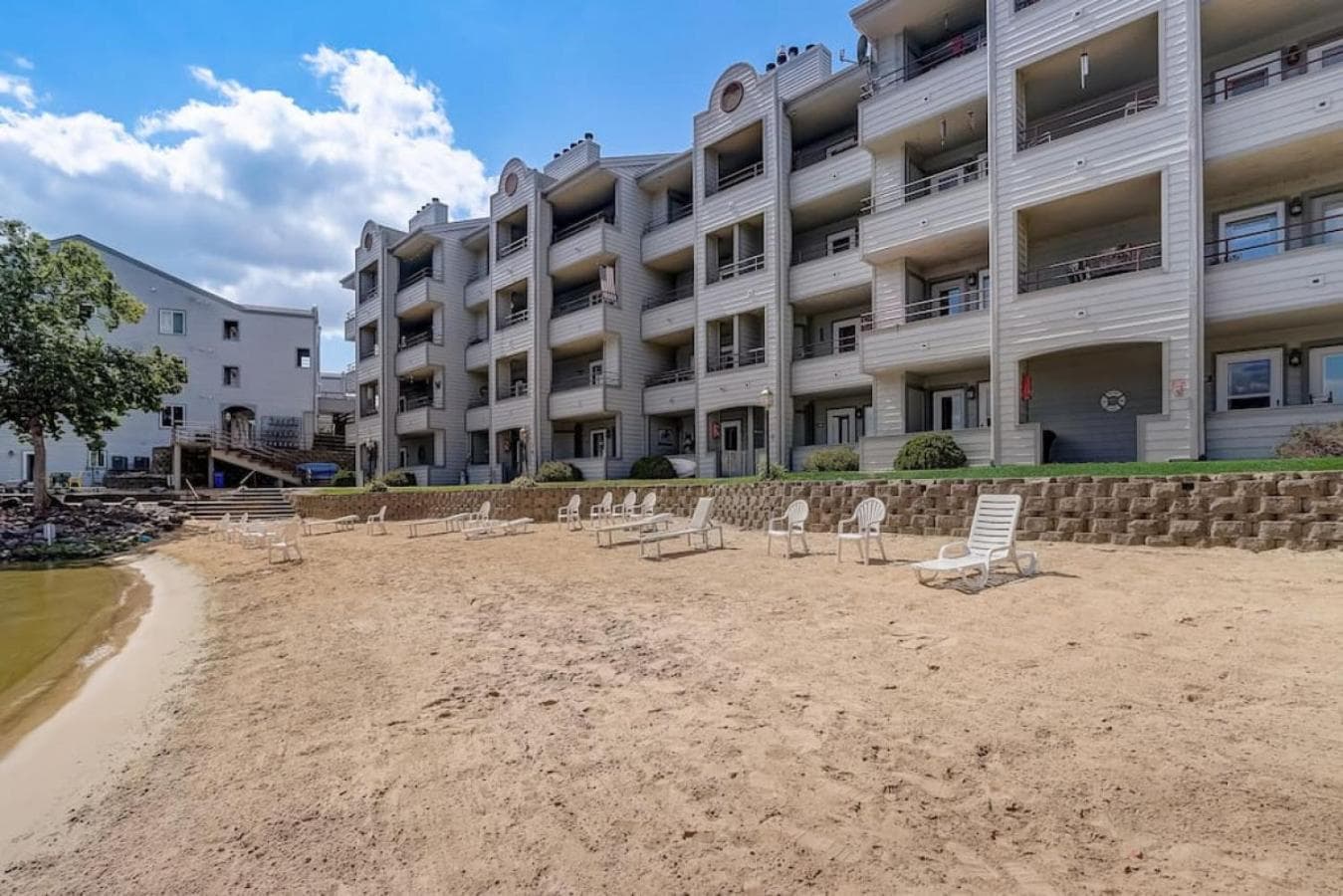 Family Dreams - Lakefront, 2-bedroom, multi-level condo, Winter Vacation