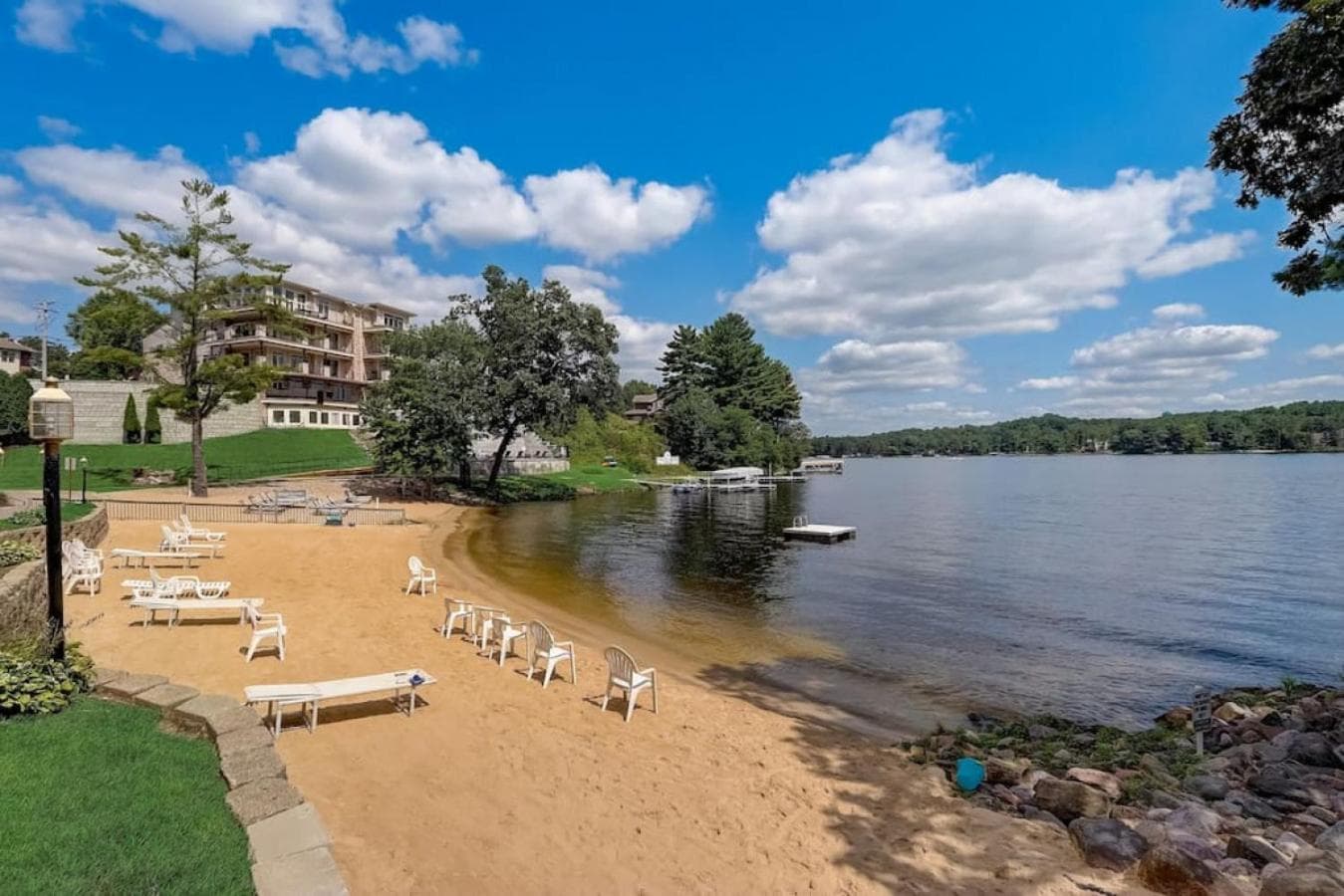 Family Dreams - Lakefront, 2-bedroom, multi-level condo, Winter Vacation