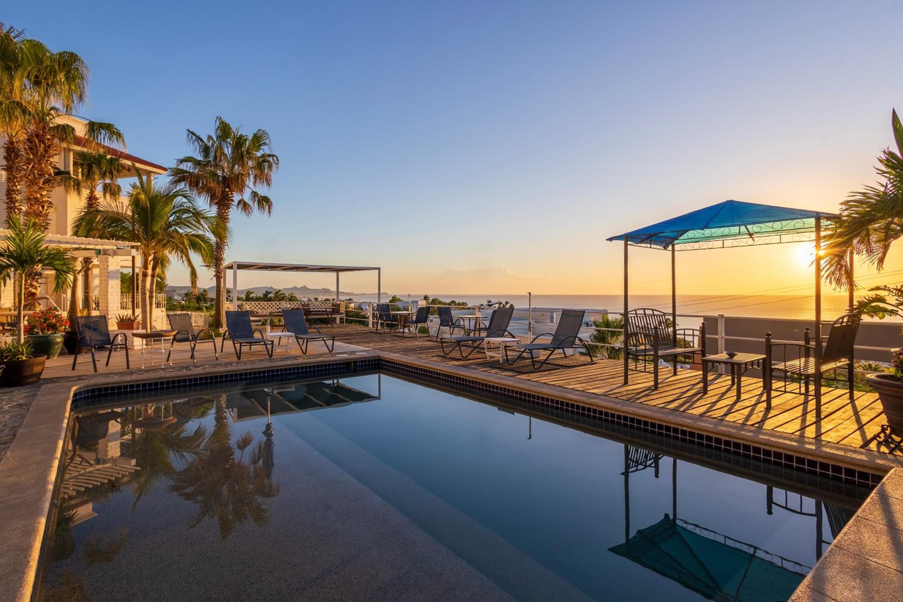 MariaMar Suites