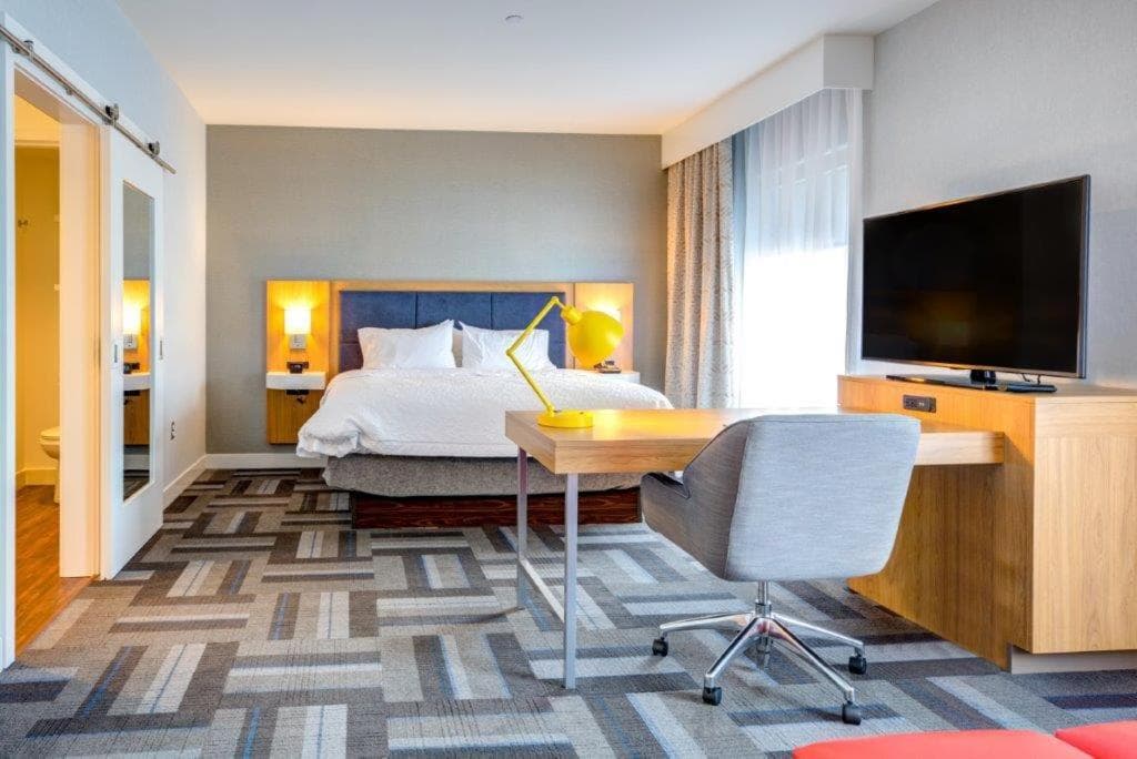 Hampton Inn & Suites Boston/Waltham